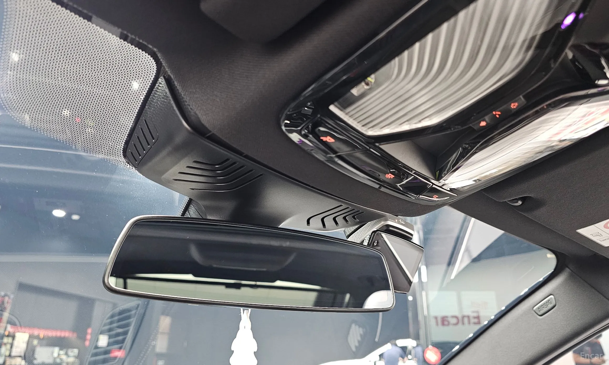 BMW 5 Series (G30) превью 19