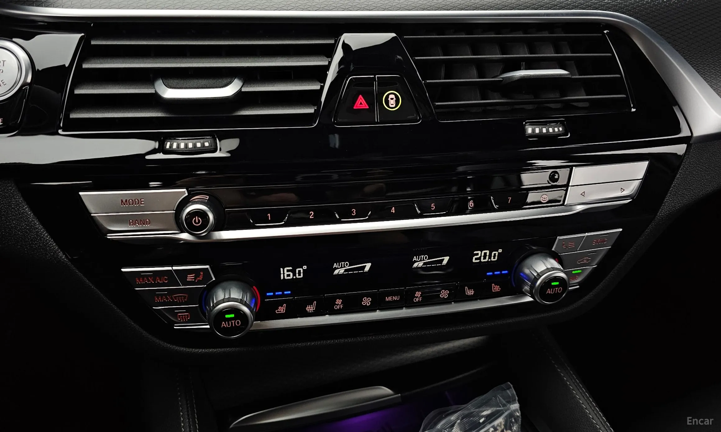 BMW 5 Series (G30) превью 20