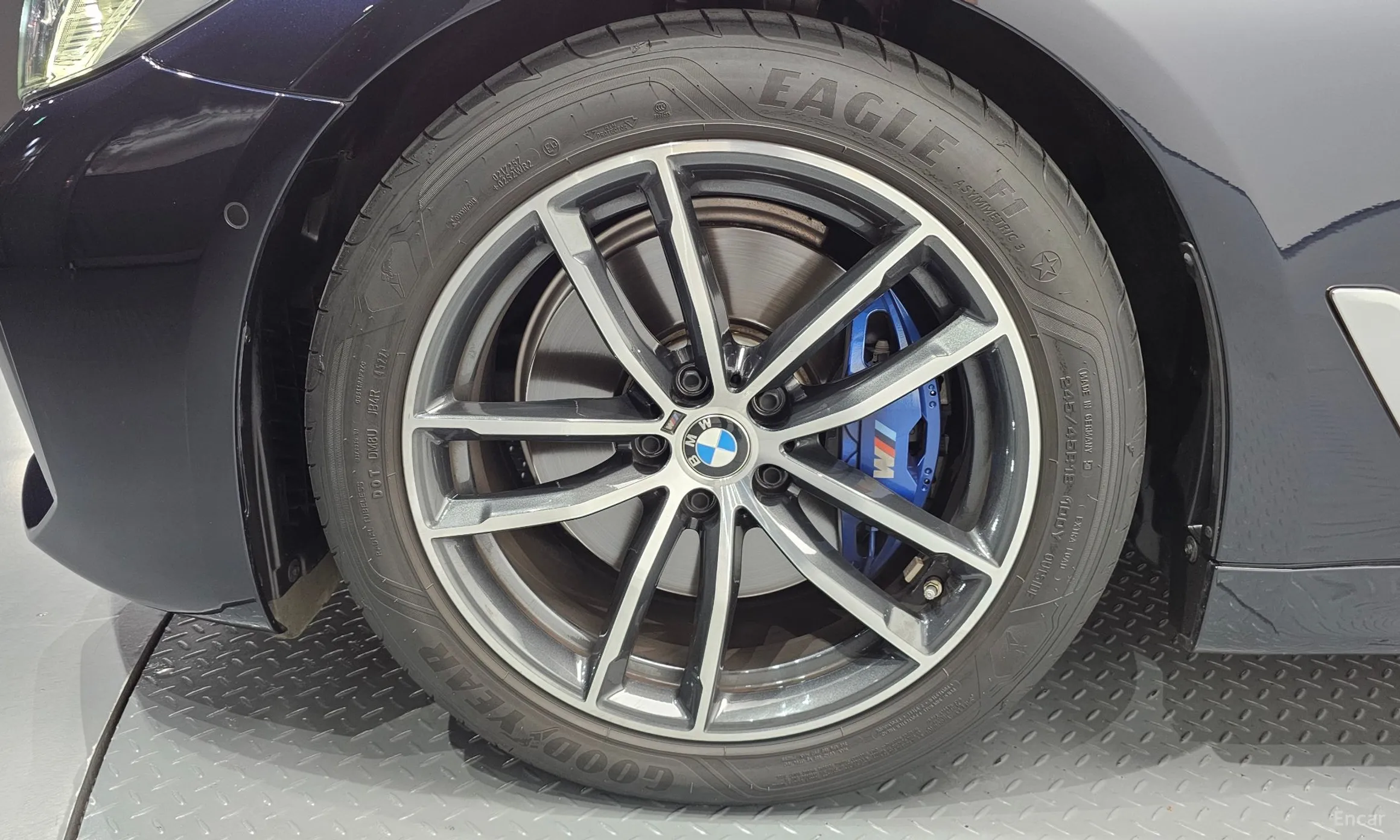 BMW 5 Series (G30) превью 5