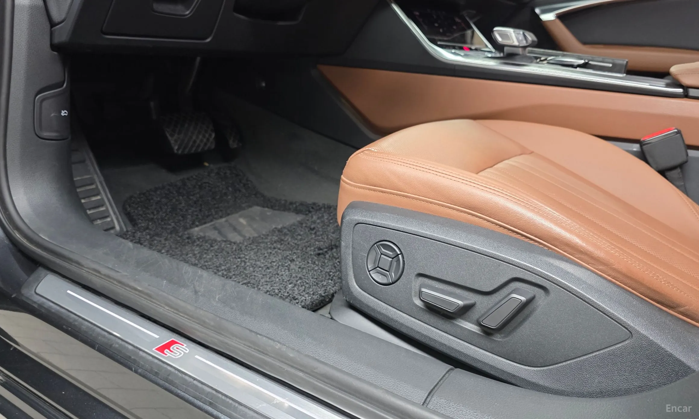 Audi A6 (C8) превью 16