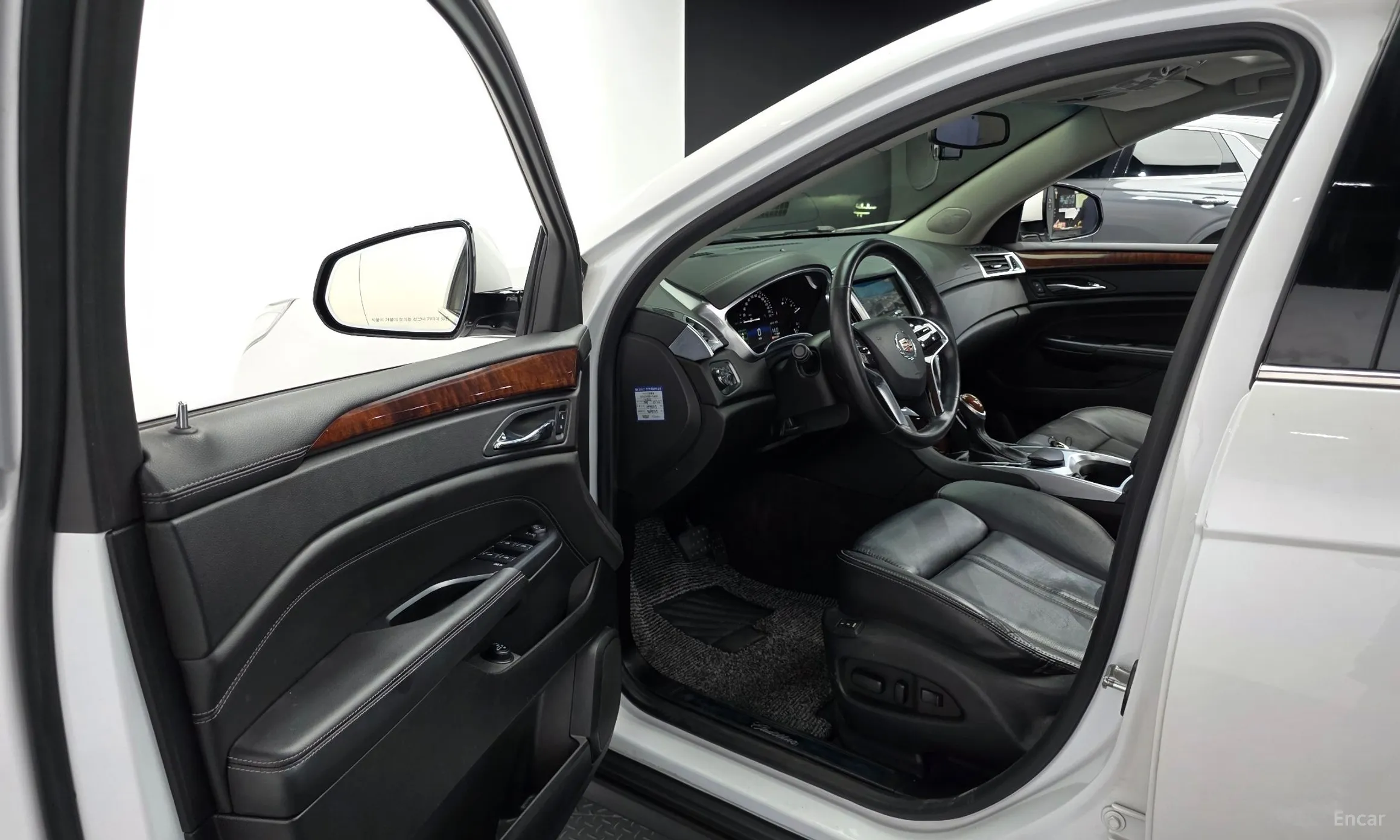 Cadillac All new SRX превью 10