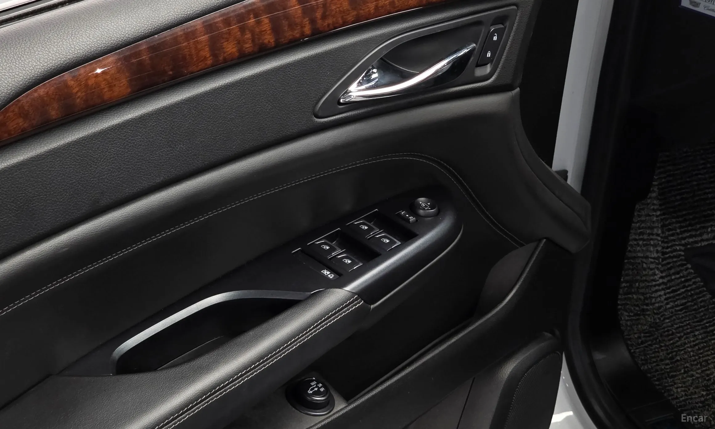 Cadillac All new SRX превью 16