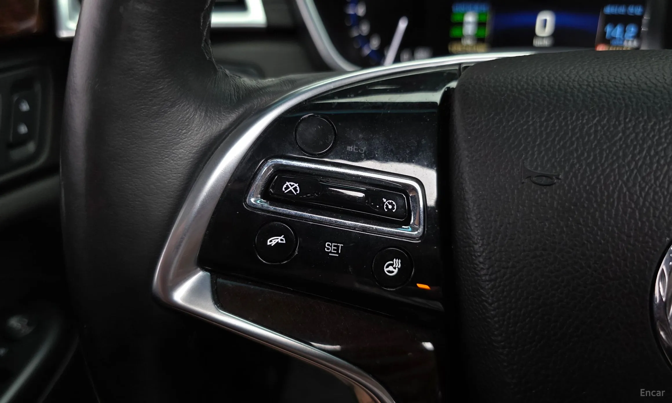 Cadillac All new SRX превью 17