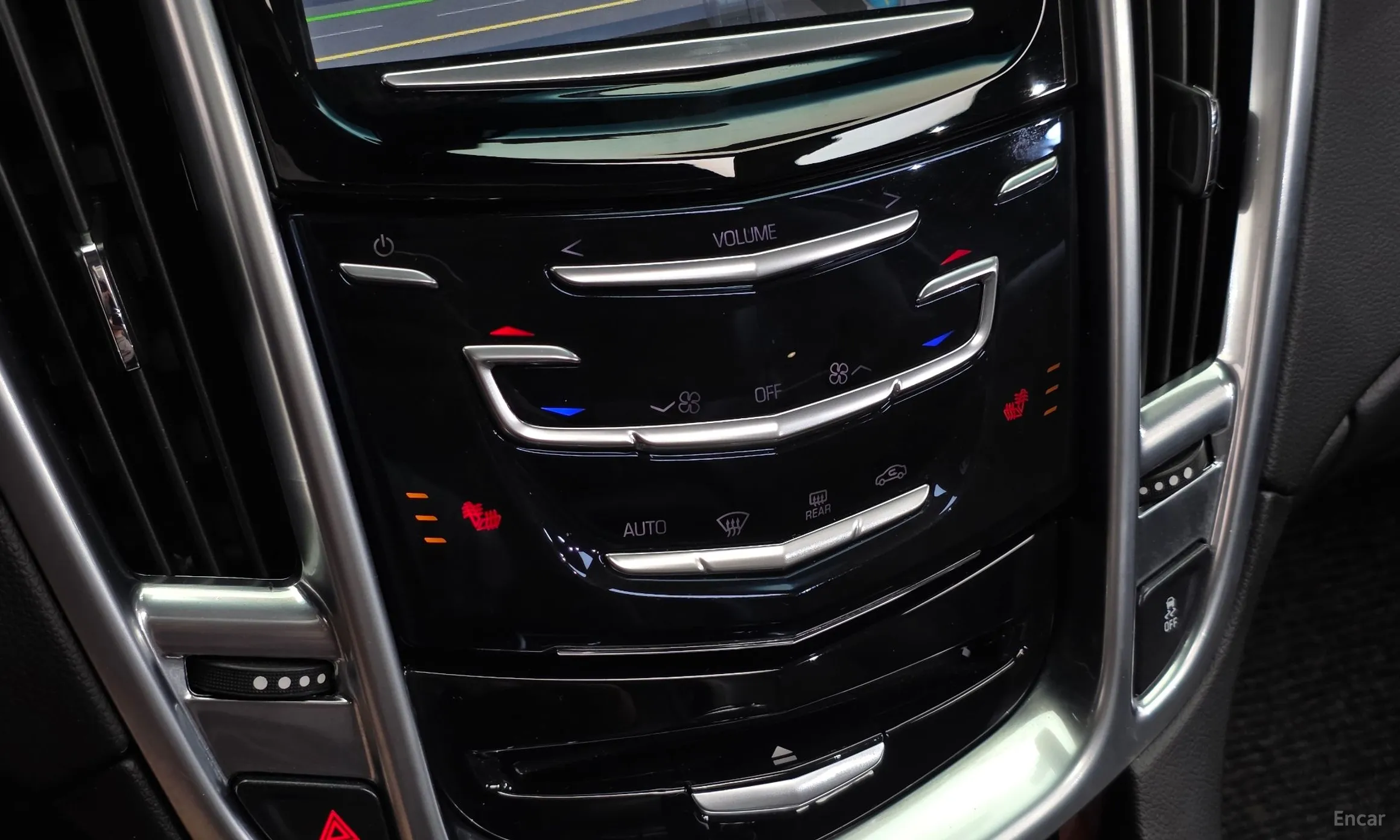 Cadillac All new SRX превью 18
