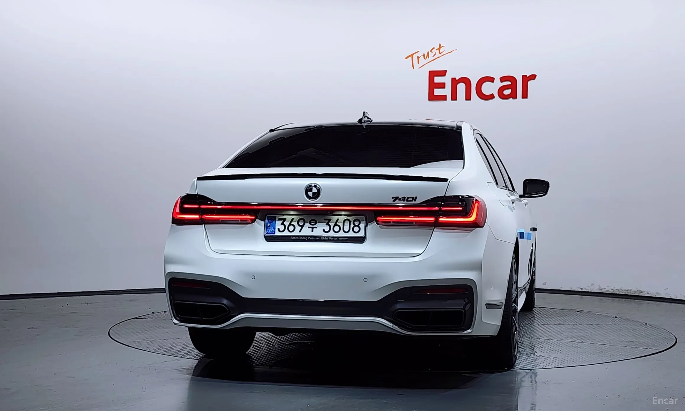 BMW 7 Series (G11) превью 4