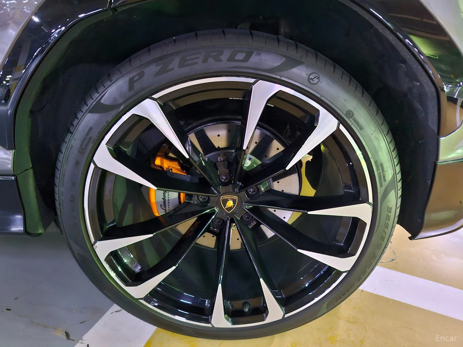 Lamborghini Urus превью 6
