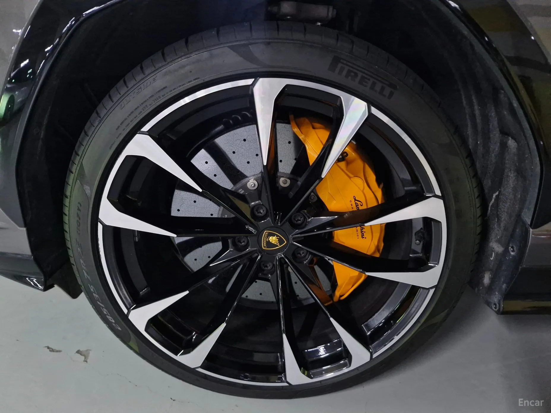 Lamborghini Urus превью 7