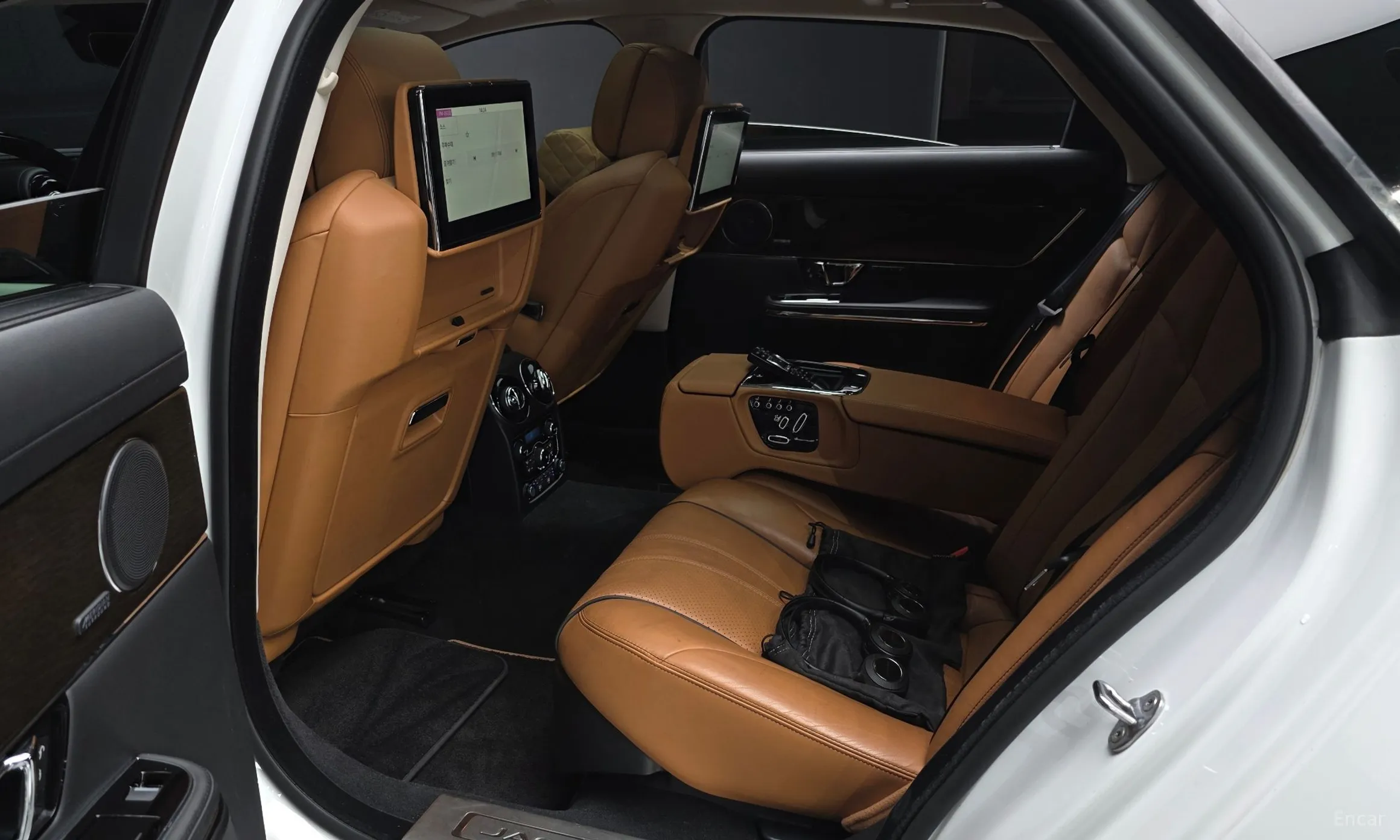 Jaguar All New XJ превью 11