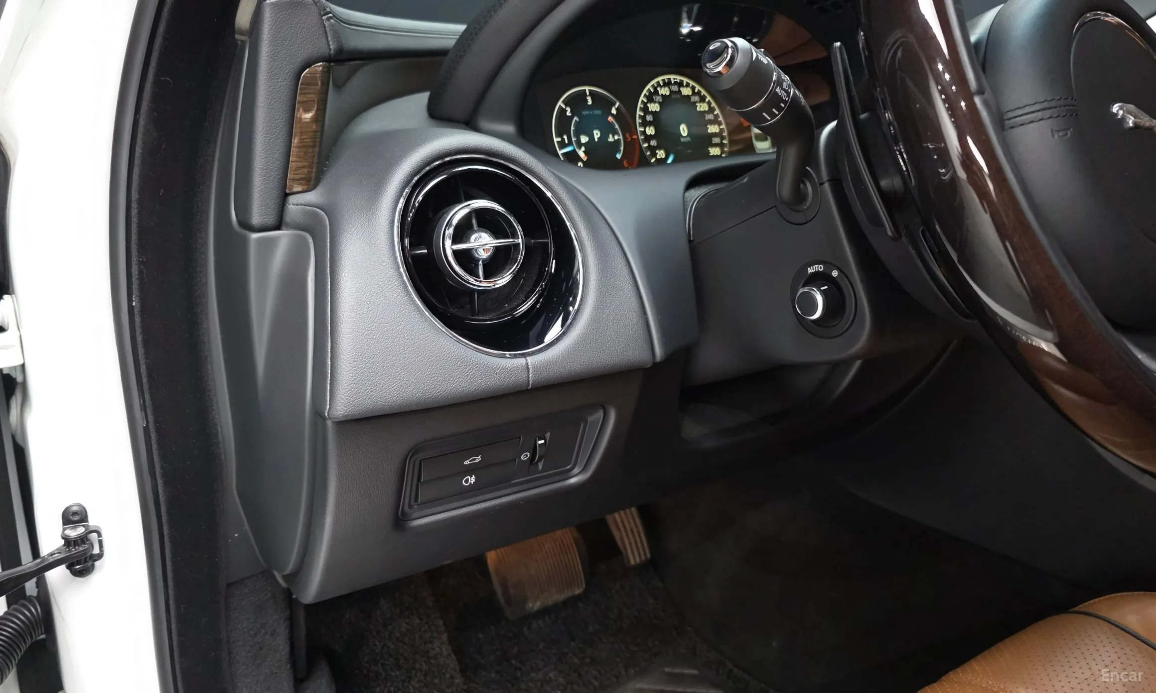 Jaguar All New XJ превью 13