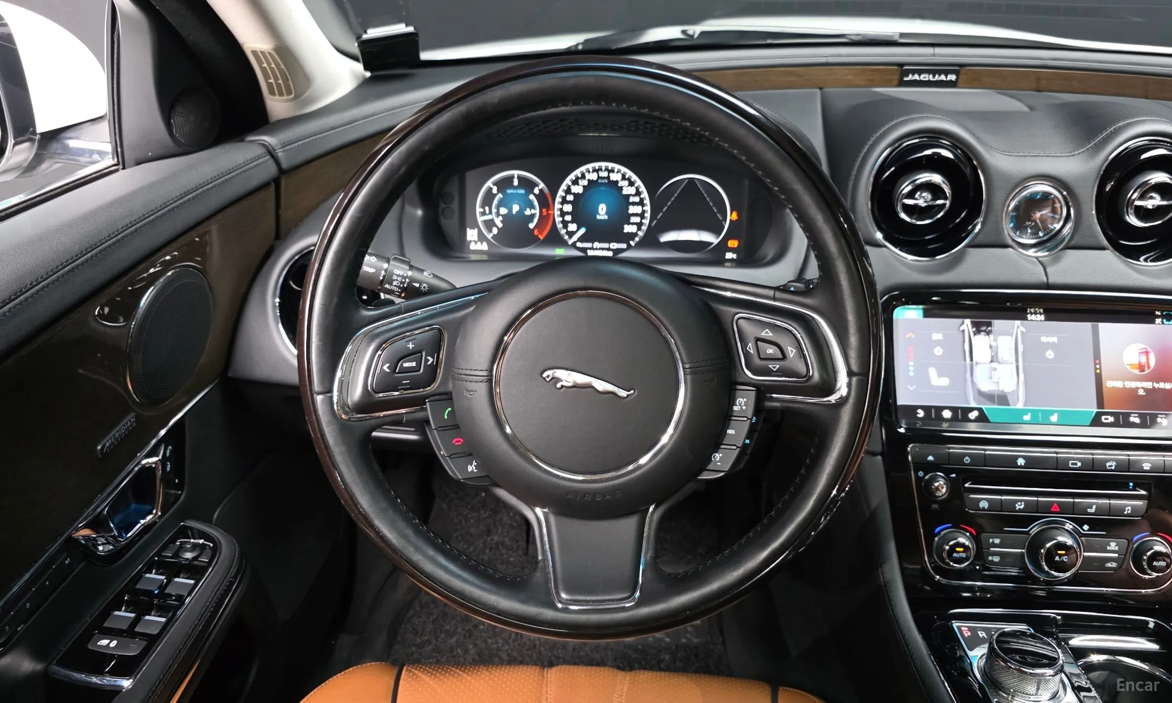Jaguar All New XJ превью 14