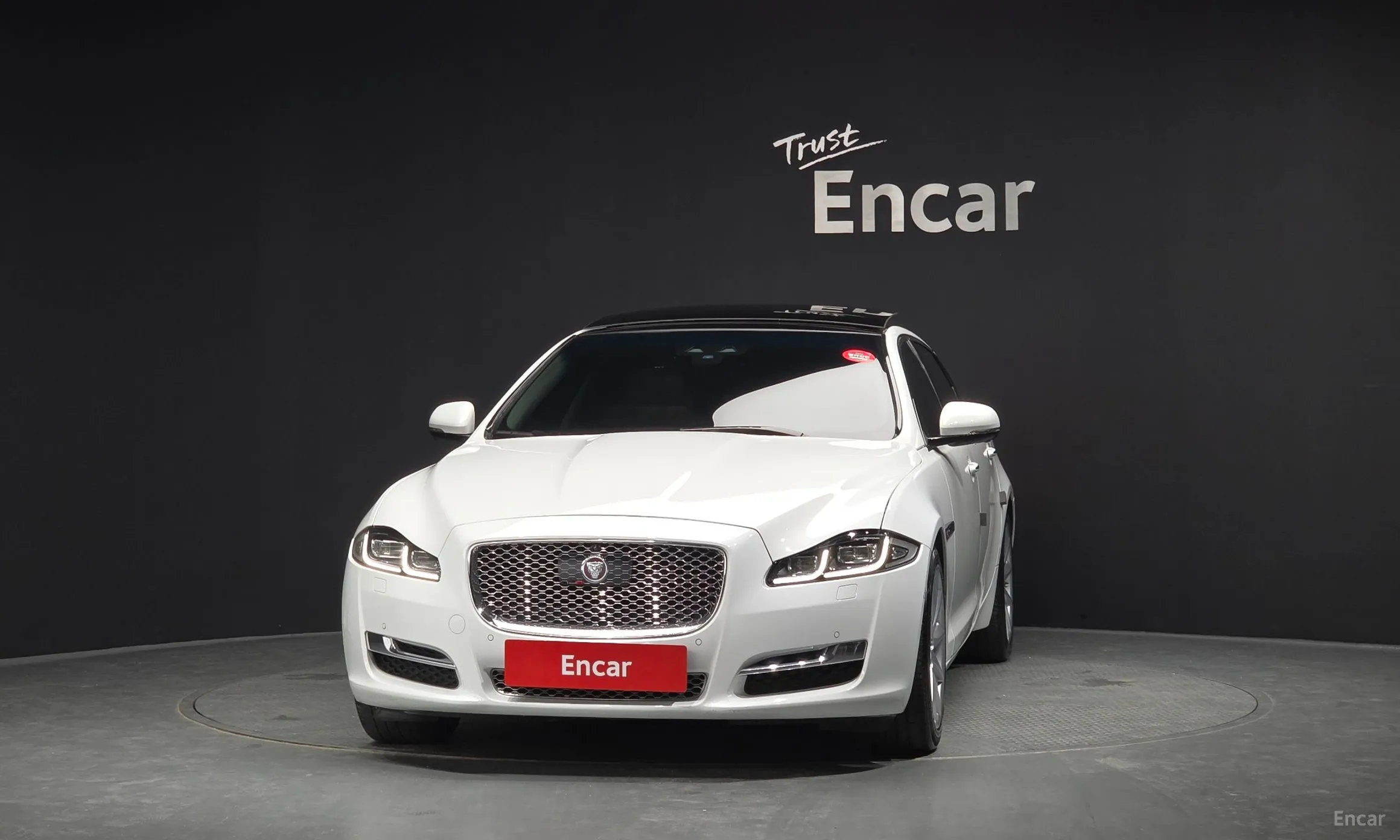 Jaguar All New XJ превью 3