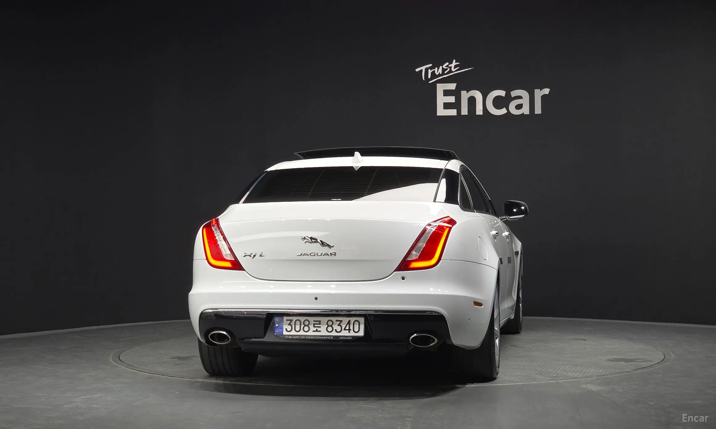 Jaguar All New XJ превью 4