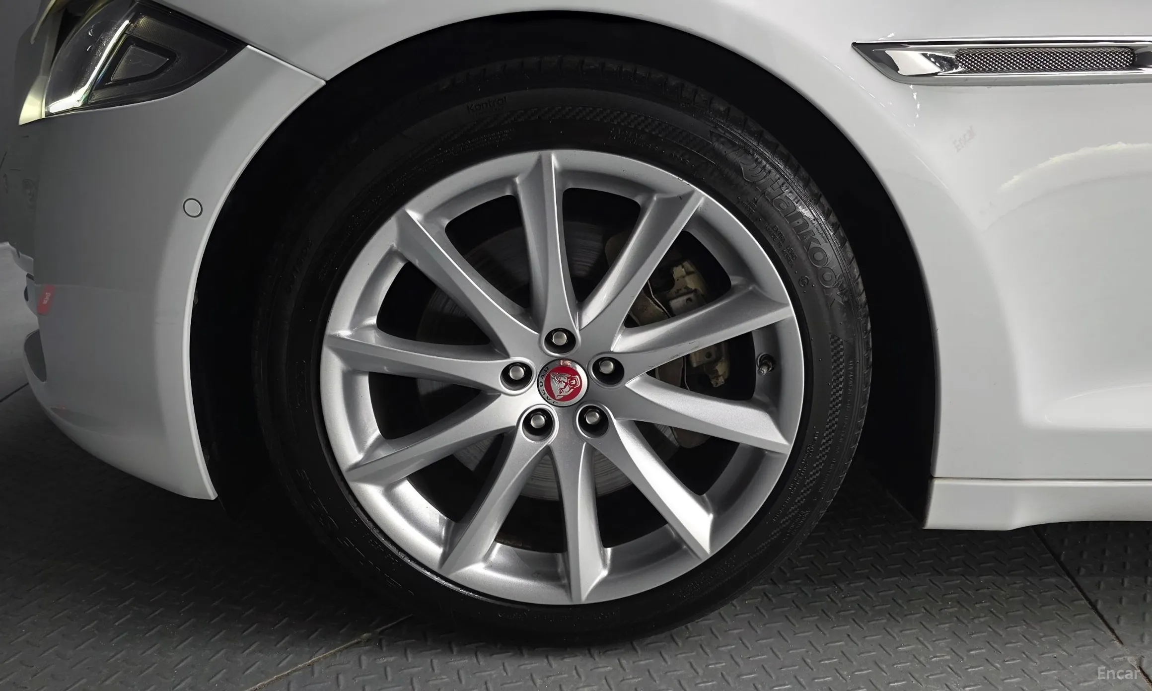 Jaguar All New XJ превью 5