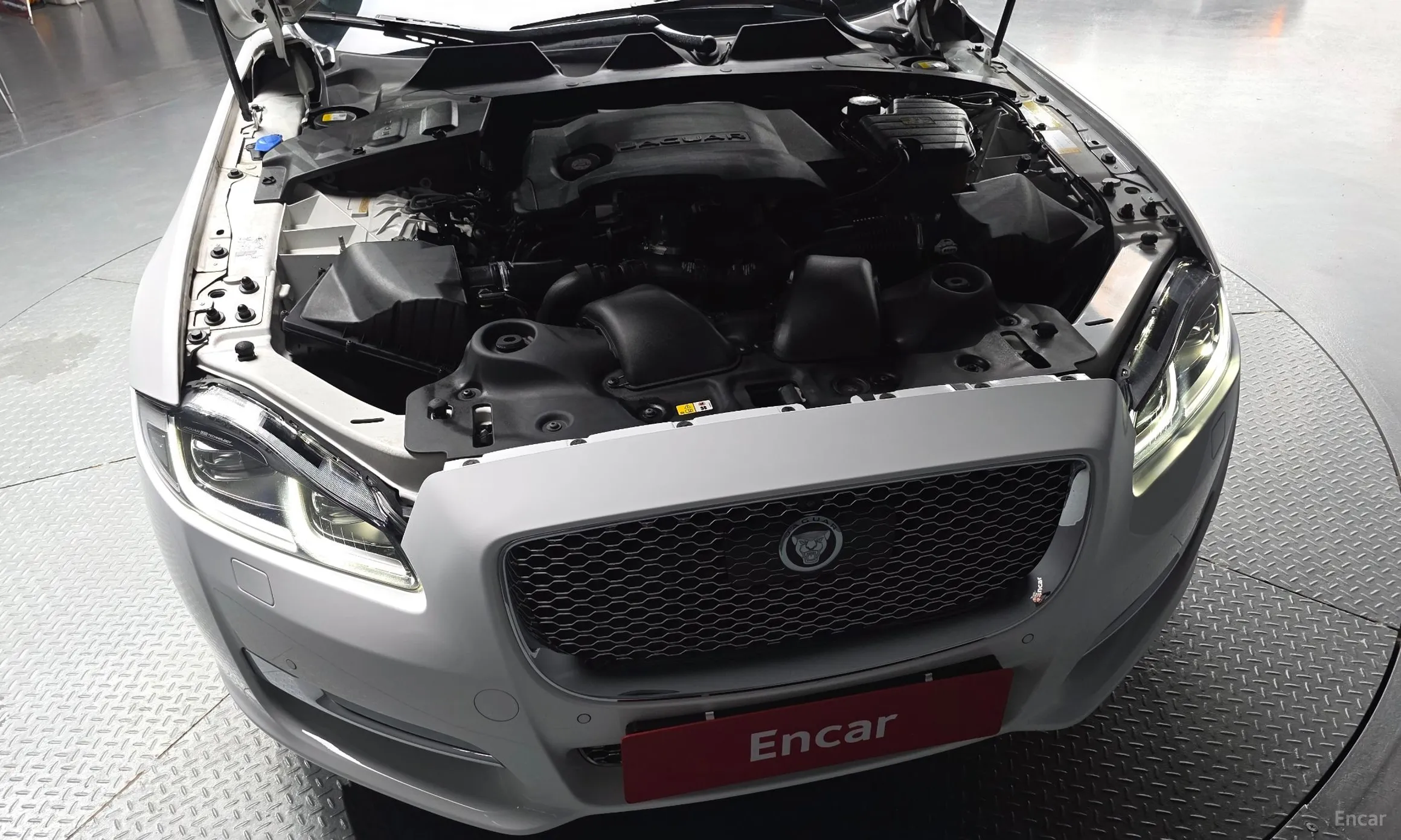 Jaguar All New XJ превью 6