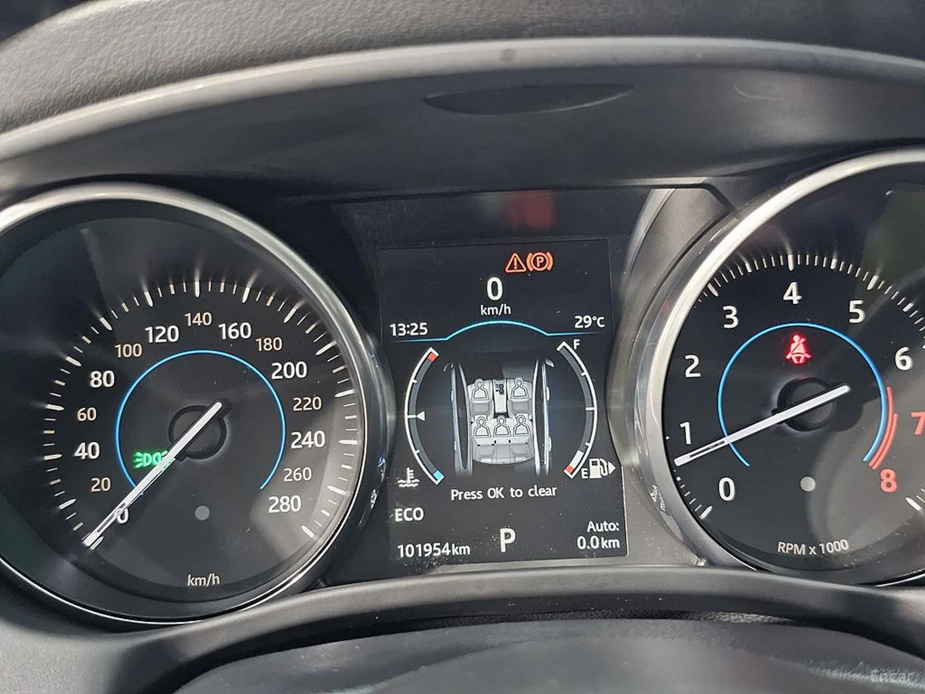 Jaguar XE превью 6