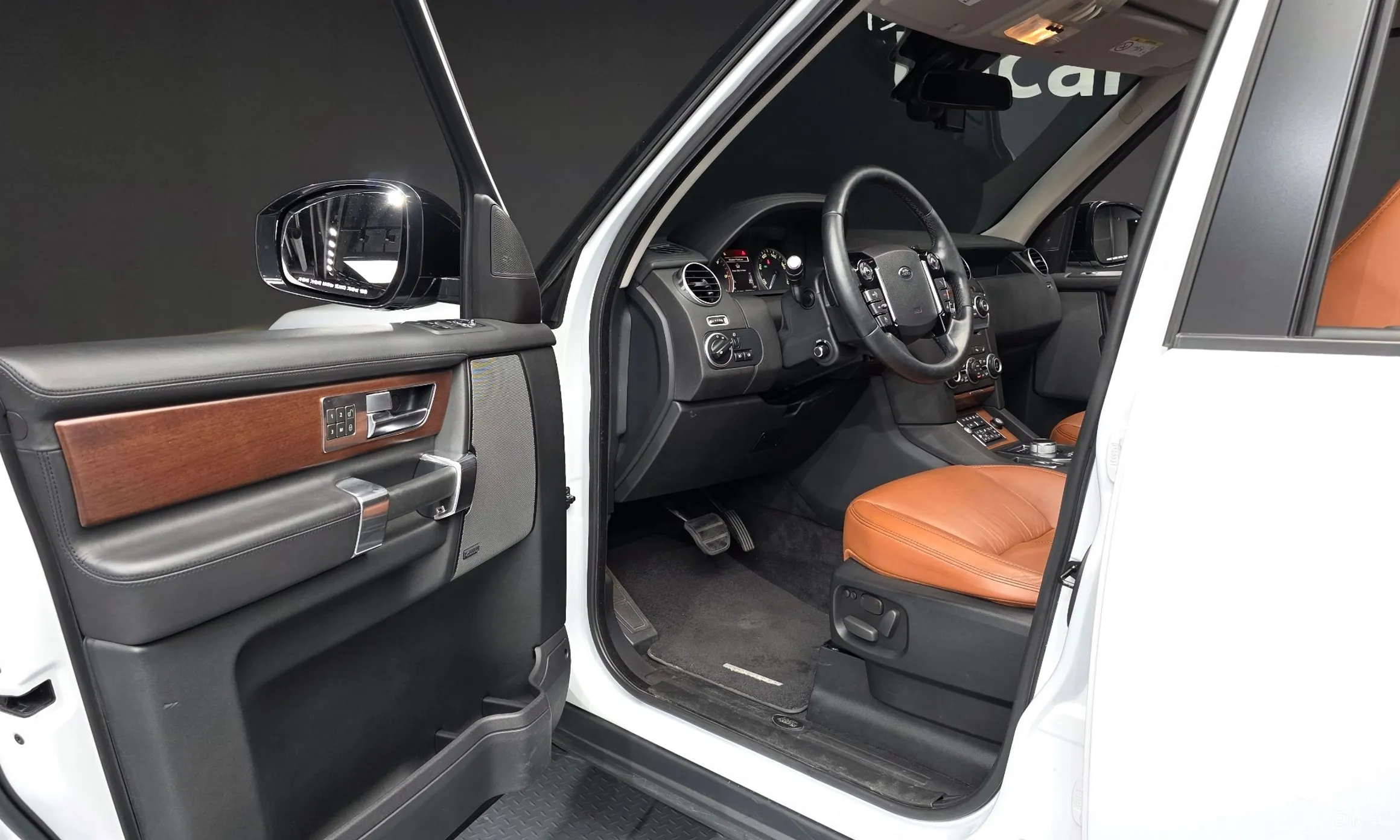 Land Rover Discovery 4 превью 10