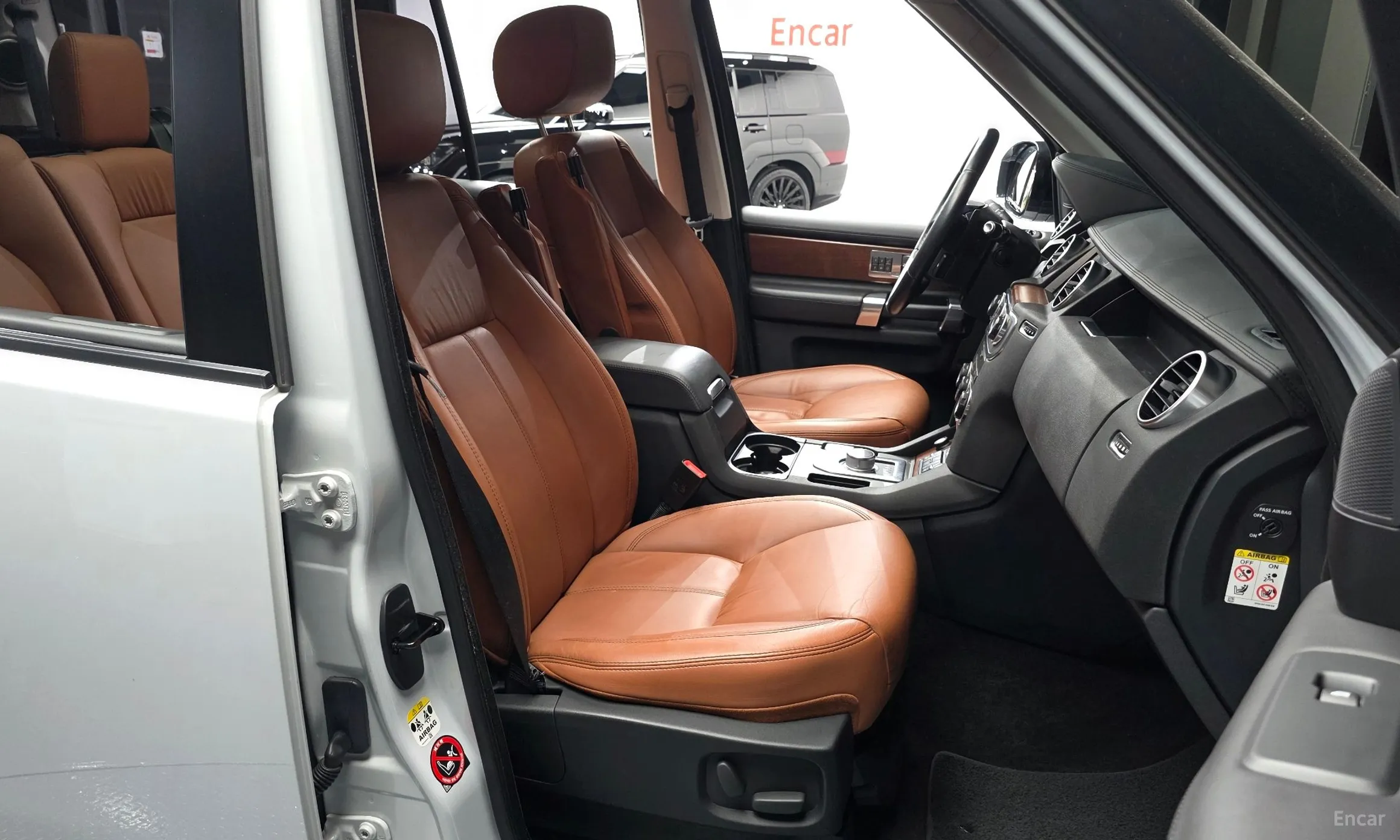 Land Rover Discovery 4 превью 11