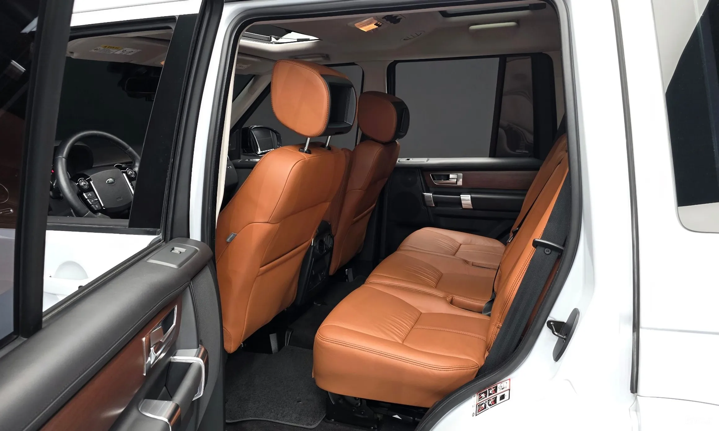 Land Rover Discovery 4 превью 12