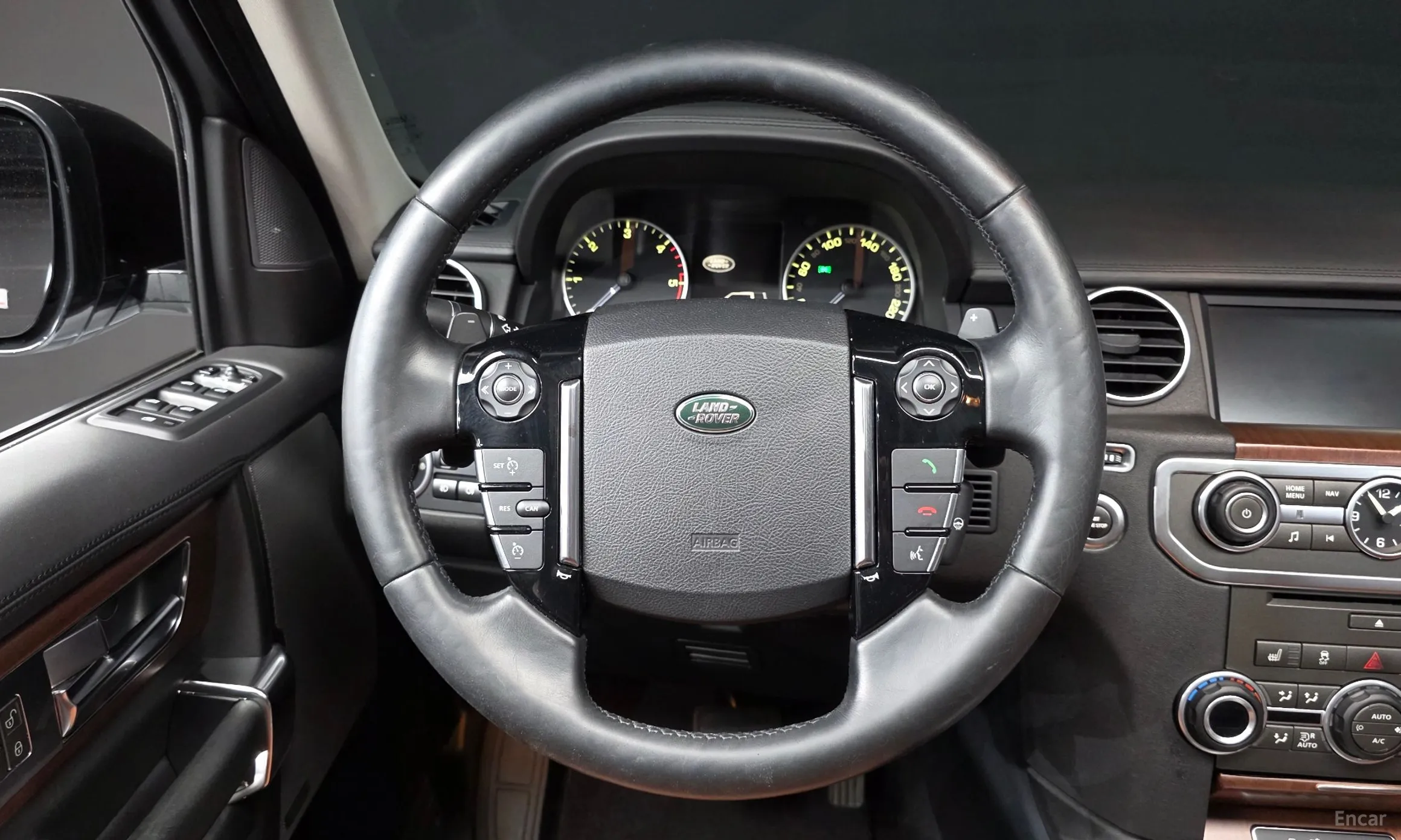Land Rover Discovery 4 превью 13