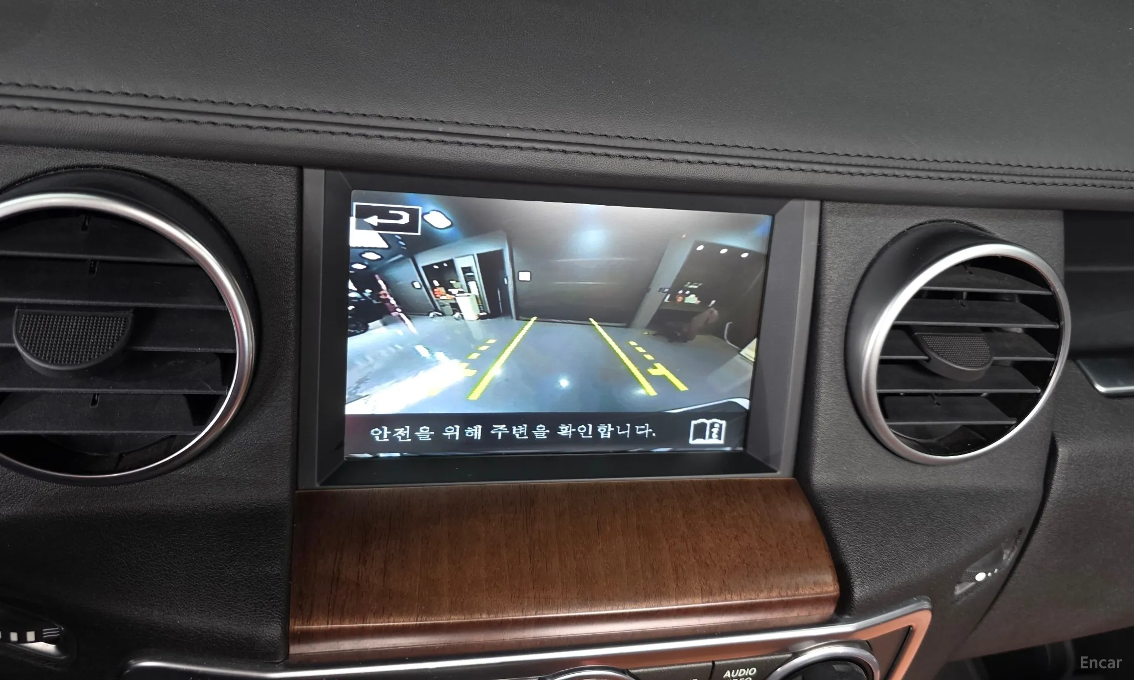 Land Rover Discovery 4 превью 14