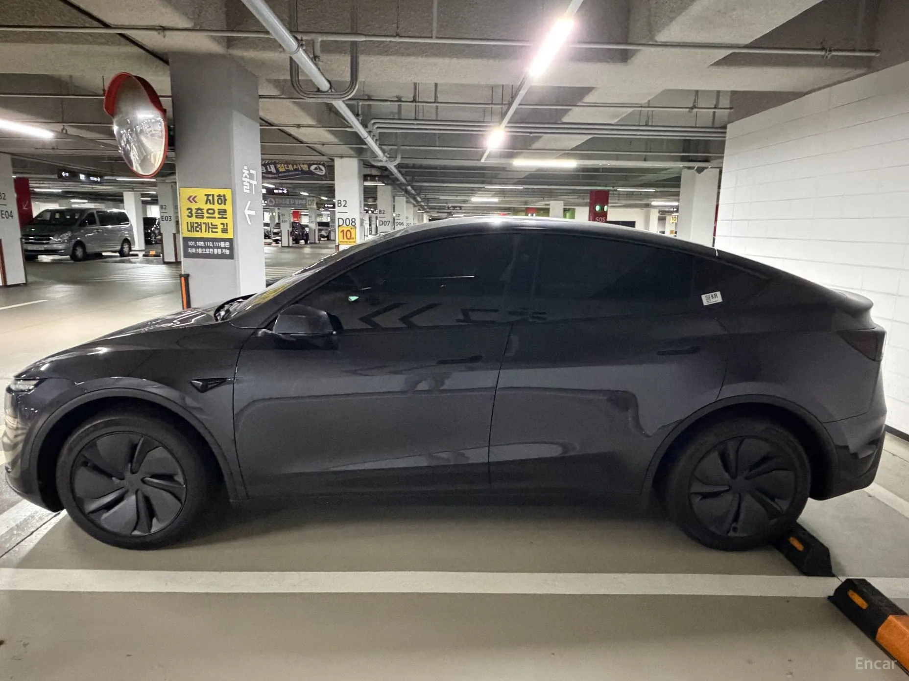 Tesla Model Y превью 3