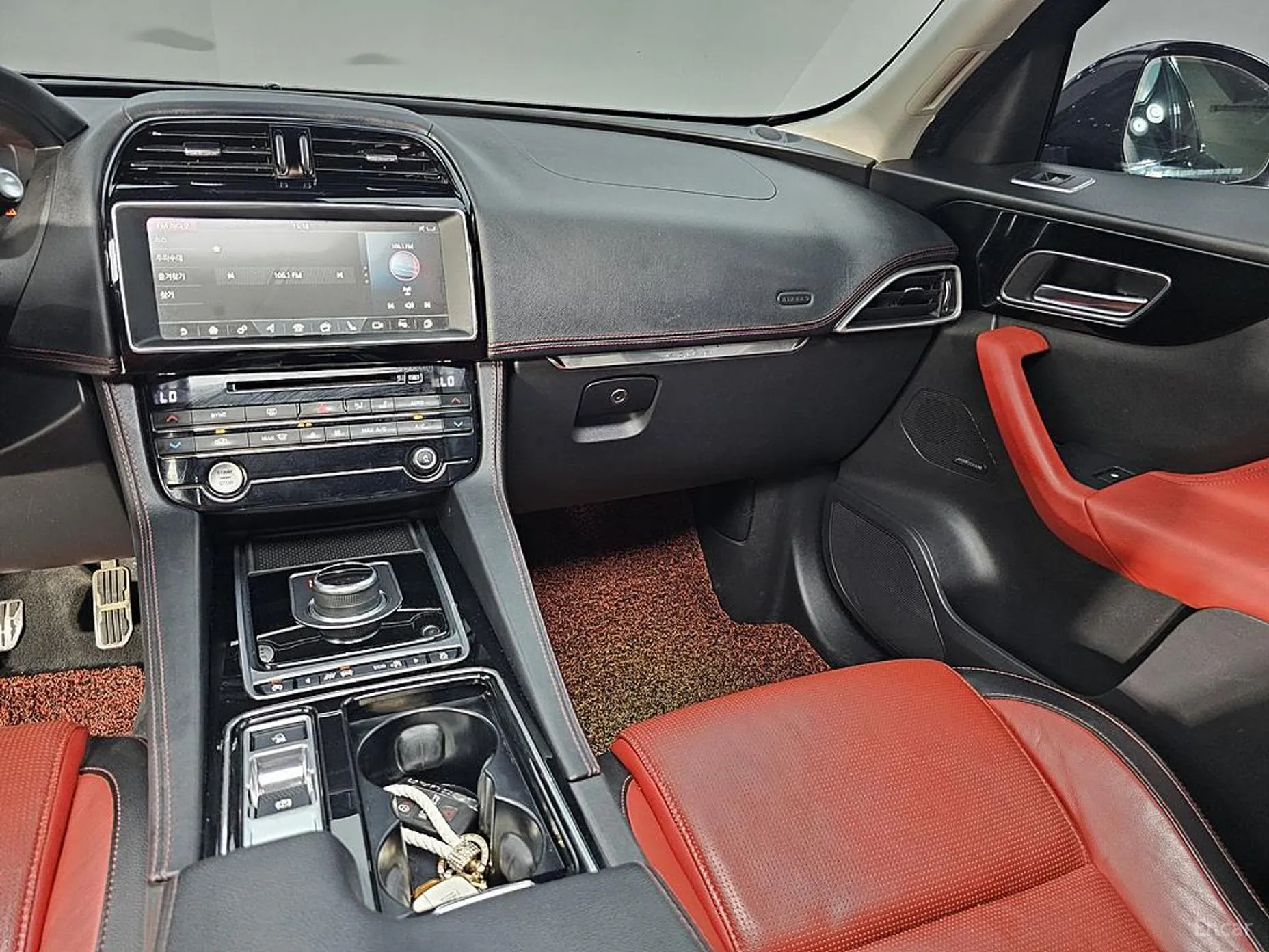 Jaguar F-PACE превью 10