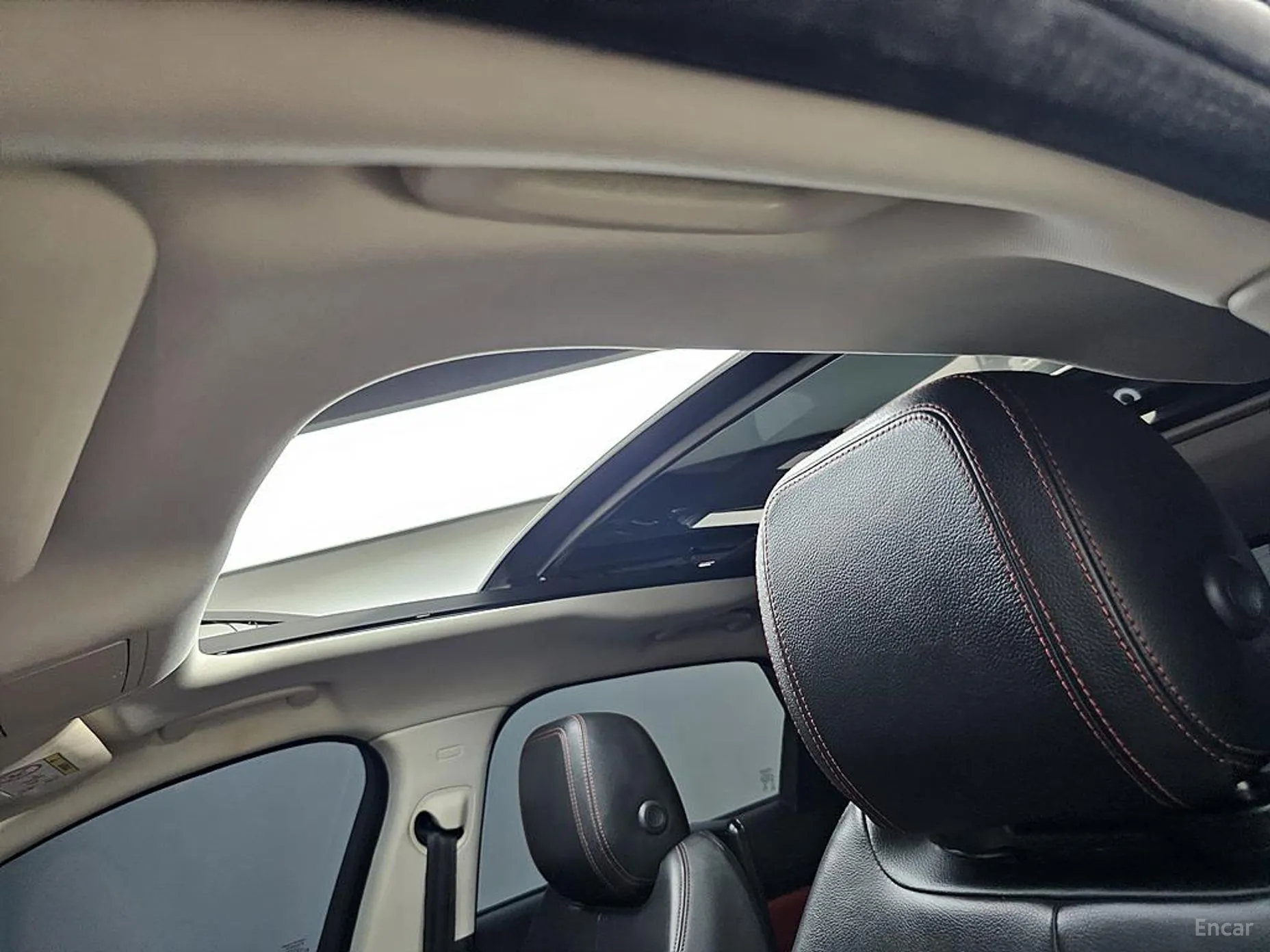 Jaguar F-PACE превью 12