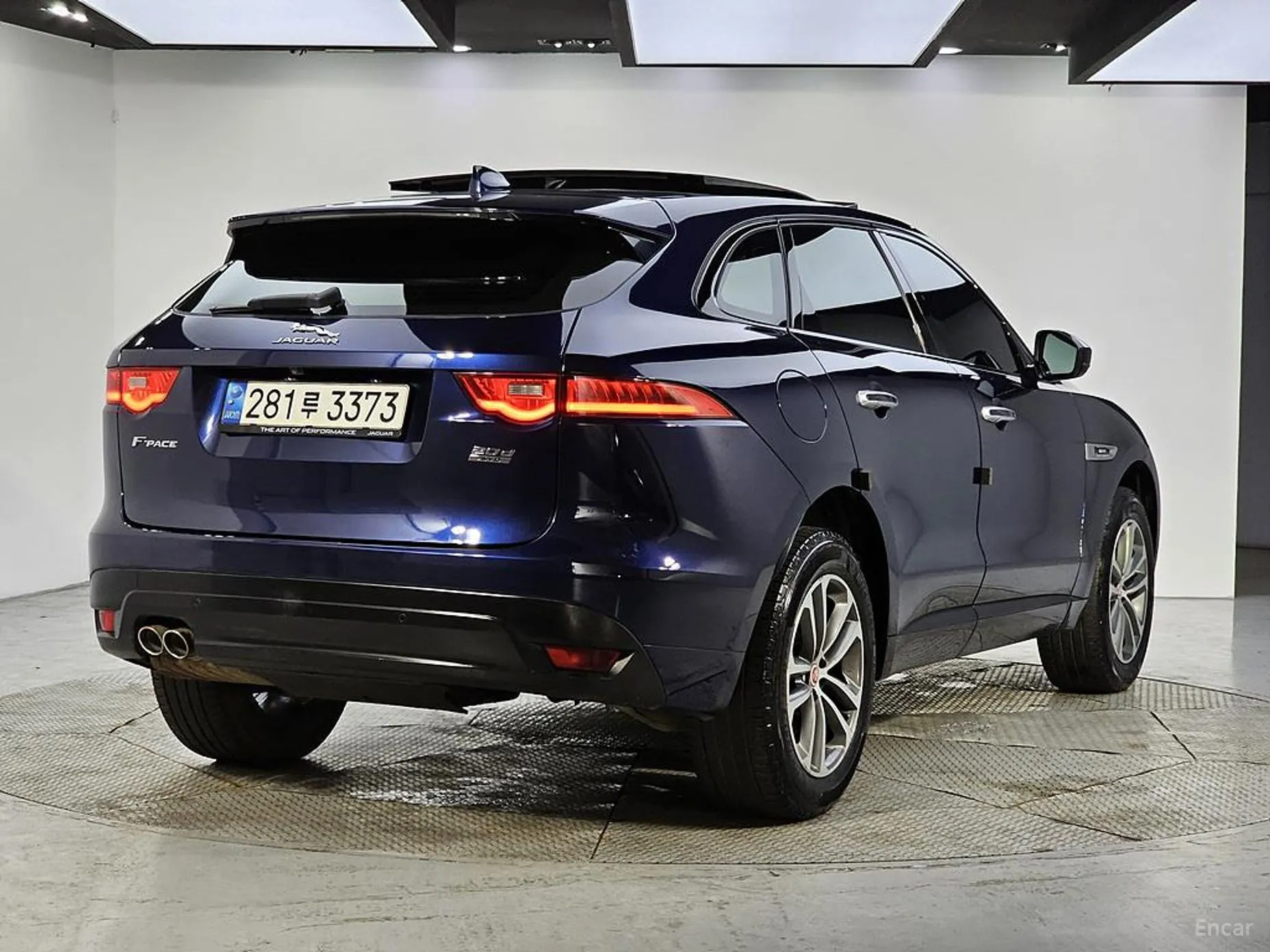 Jaguar F-PACE превью 4