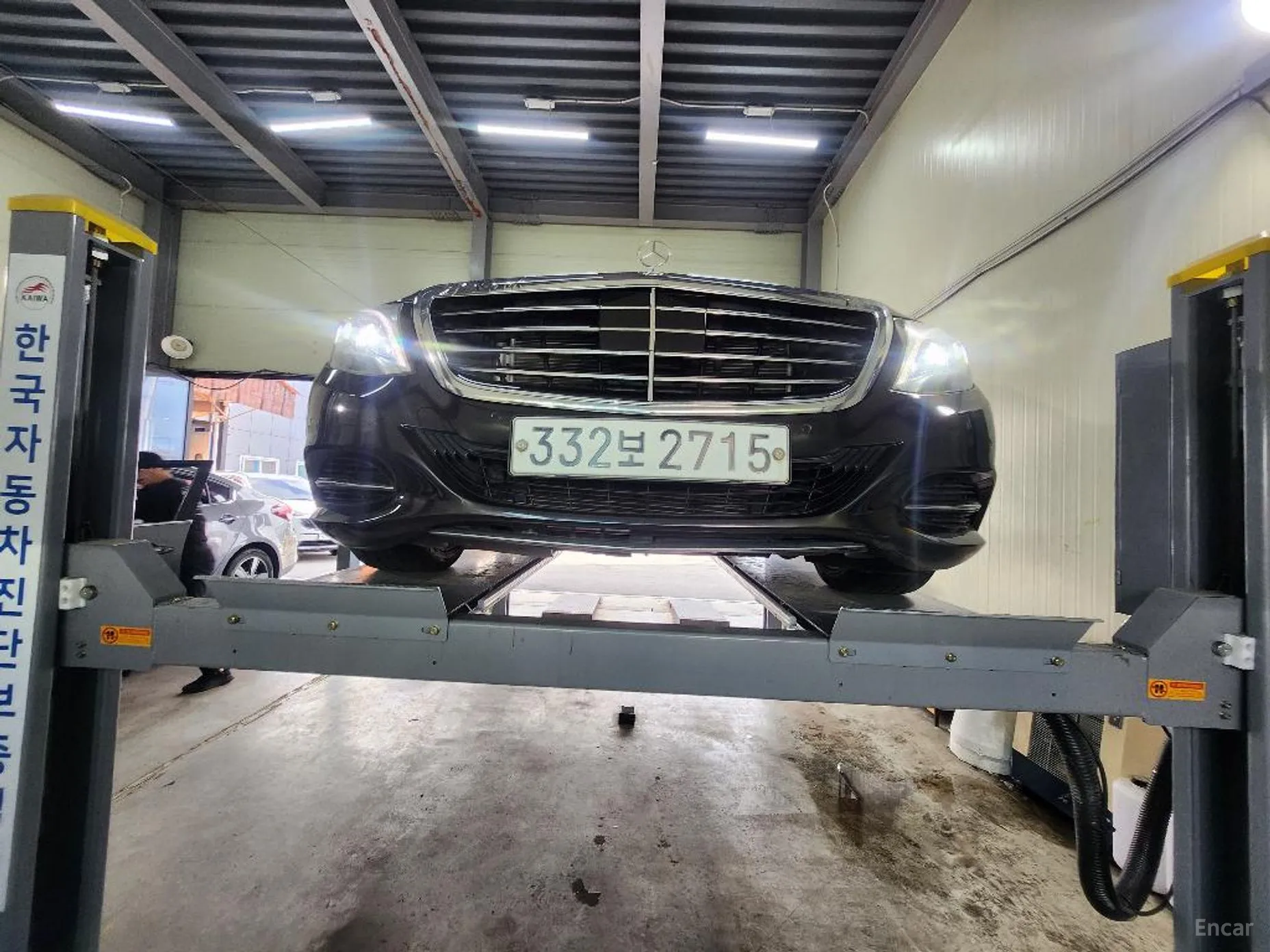 Mercedes Benz S-Class W222
