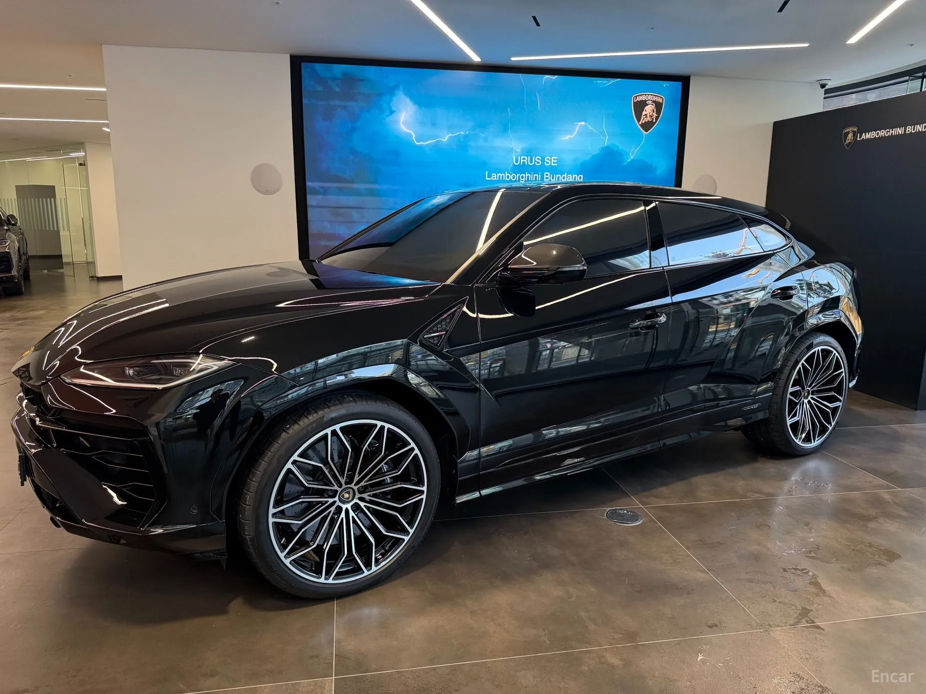 Lamborghini Urus превью 3