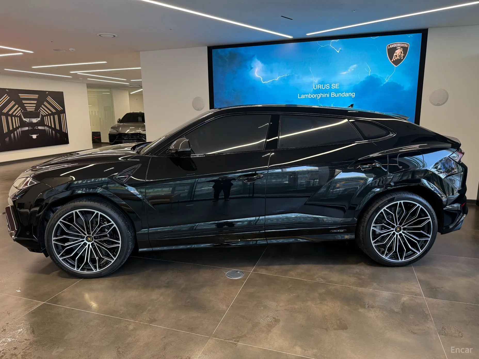 Lamborghini Urus превью 4