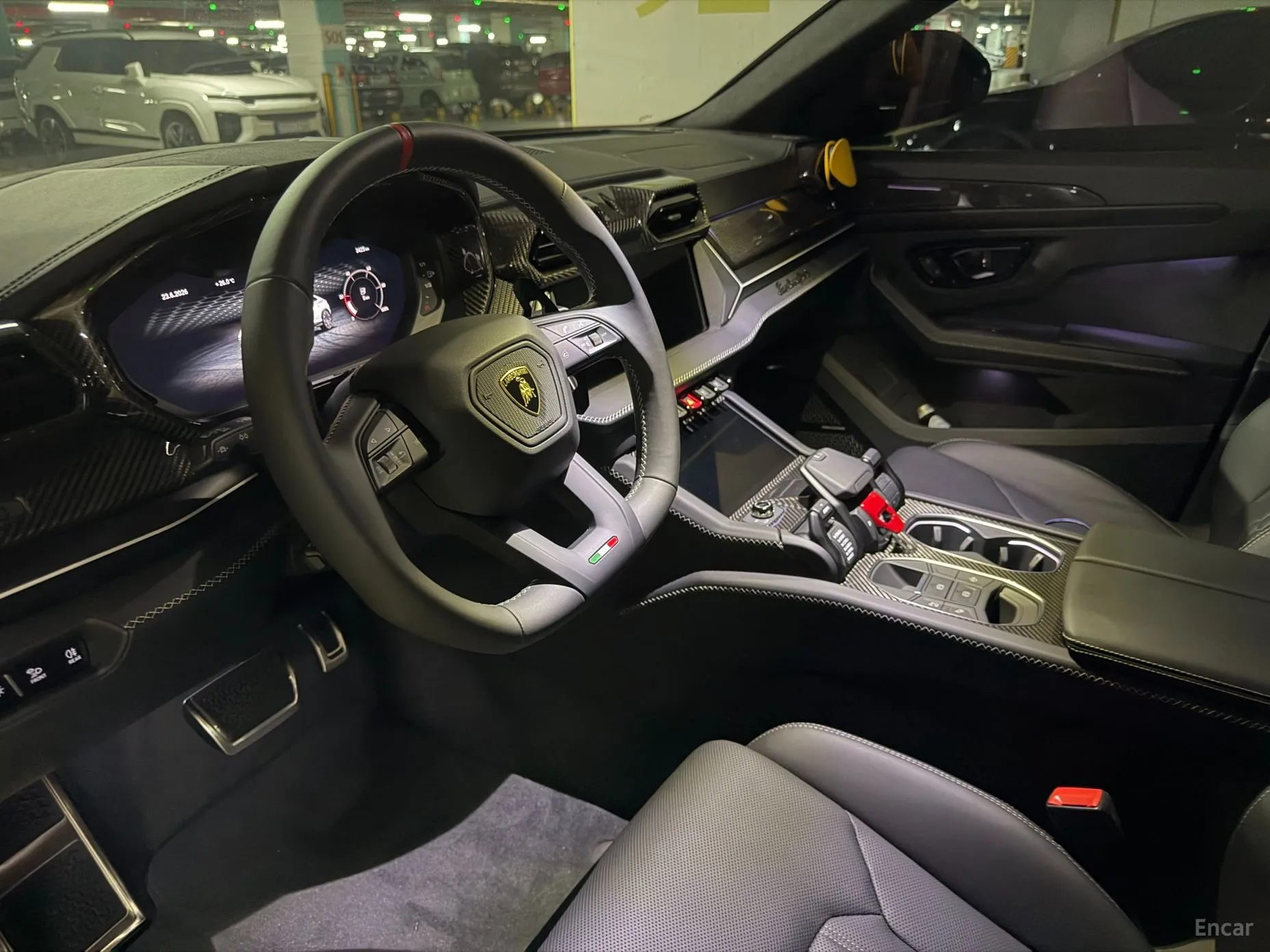 Lamborghini Urus превью 6