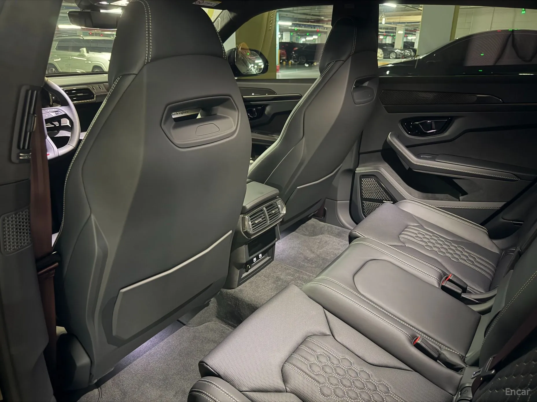 Lamborghini Urus превью 9