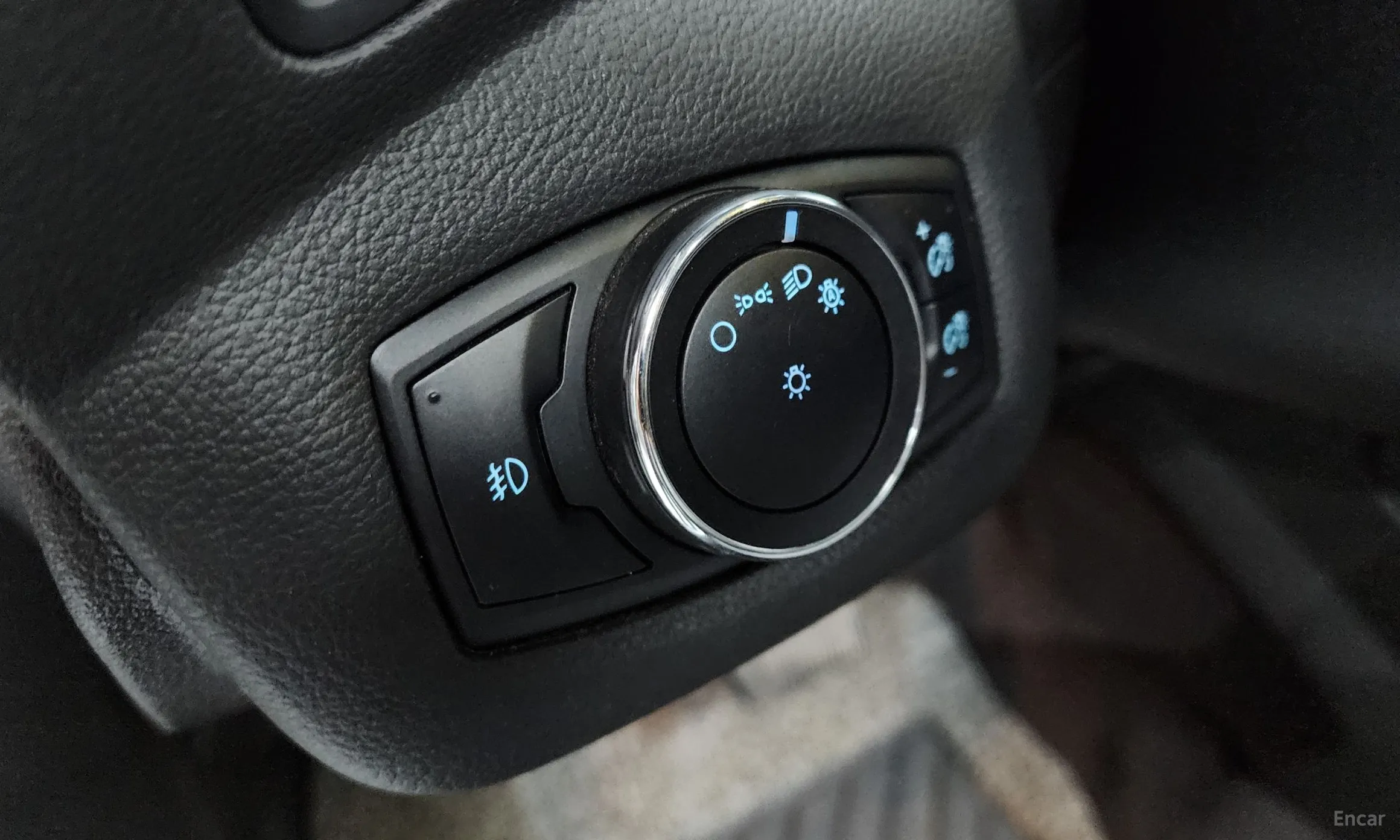 Ford Escape превью 16