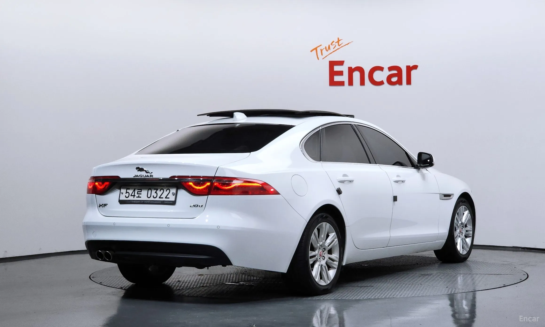 Jaguar XF (x260)
