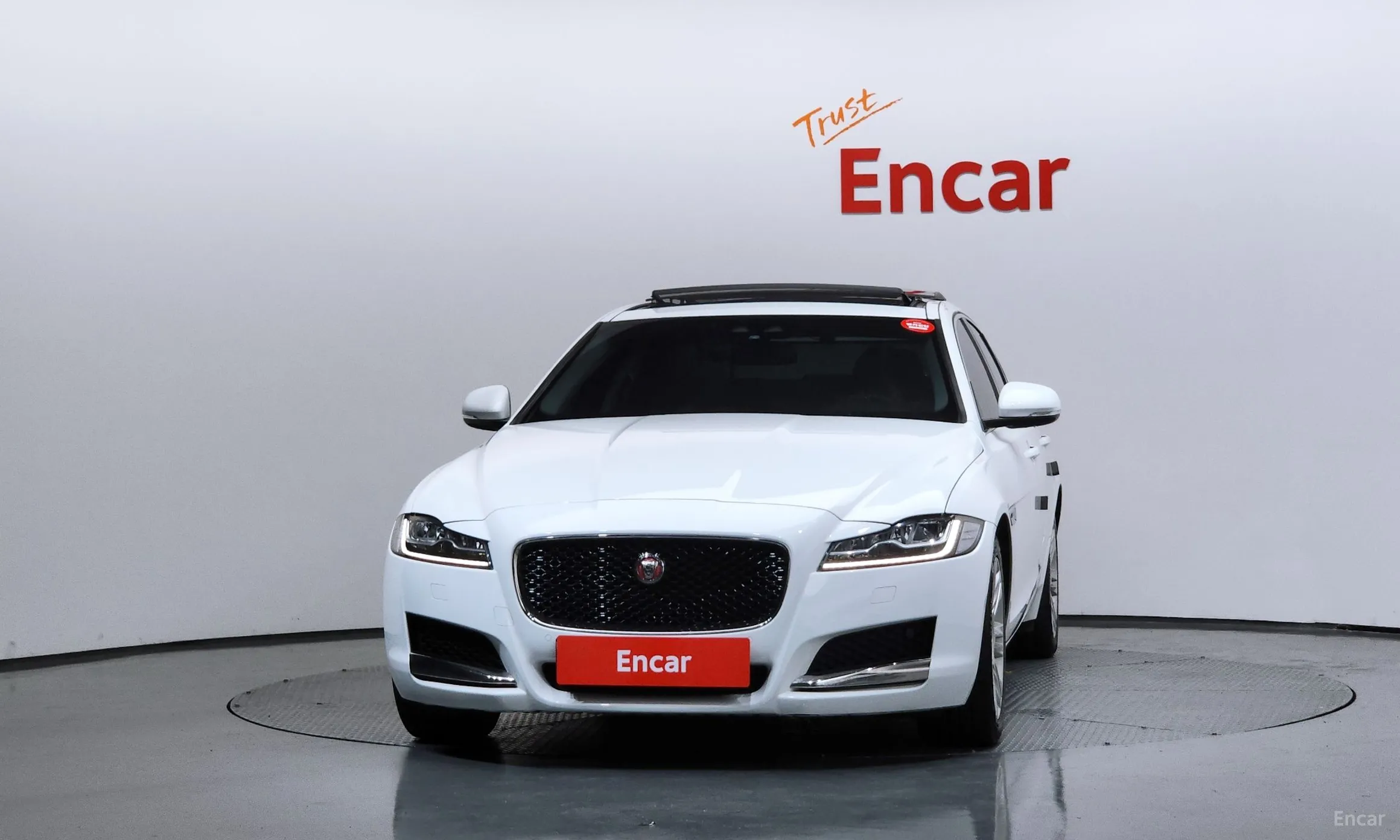 Jaguar XF (x260) превью 3