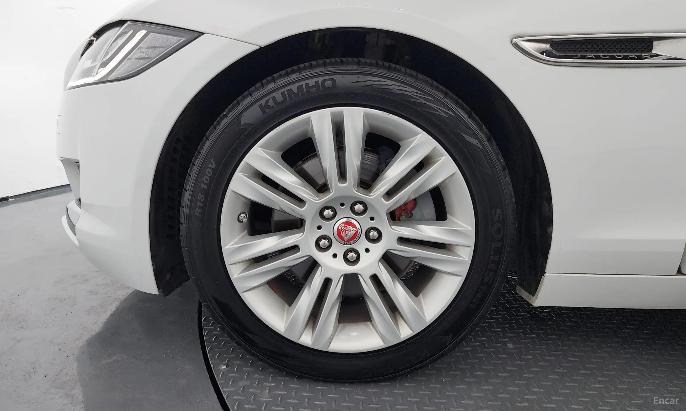 Jaguar XF (x260) превью 5