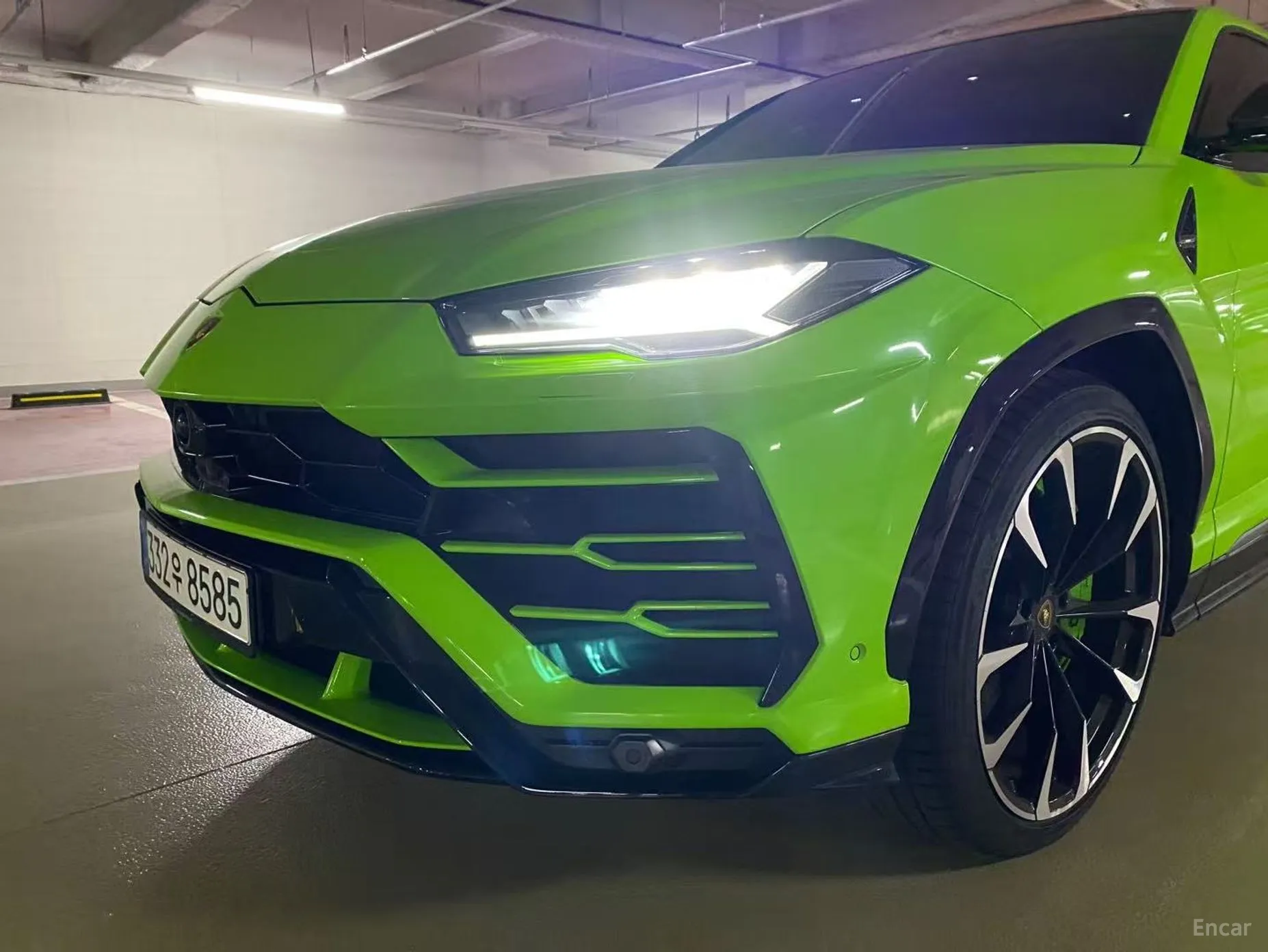 Lamborghini Urus превью 13
