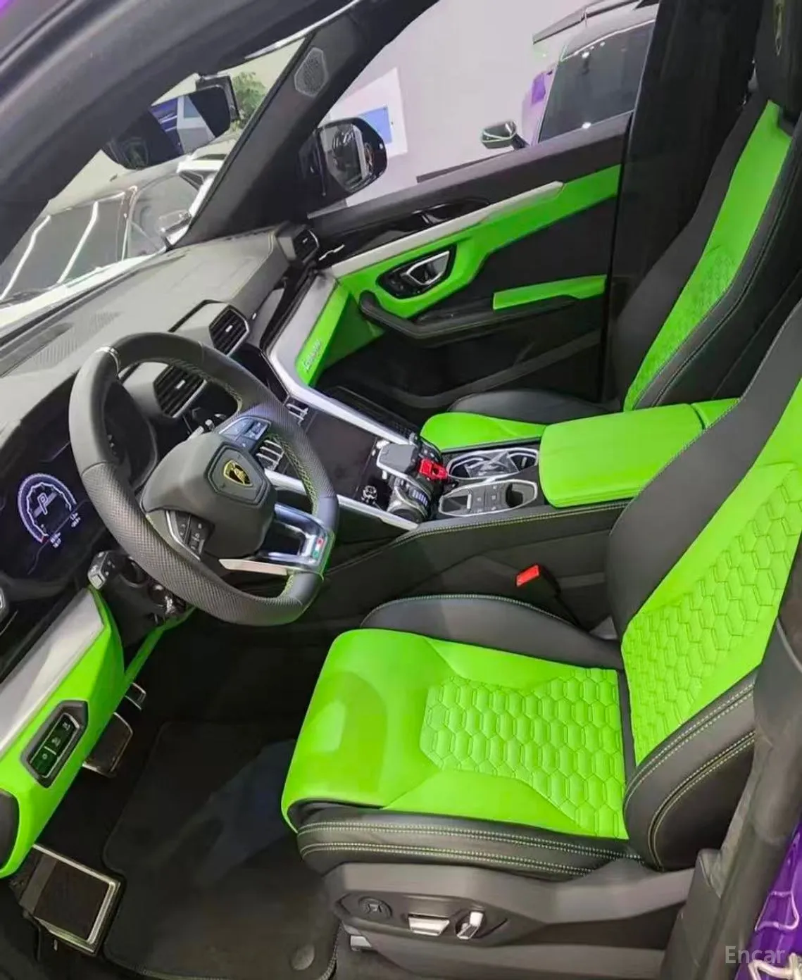 Lamborghini Urus превью 8