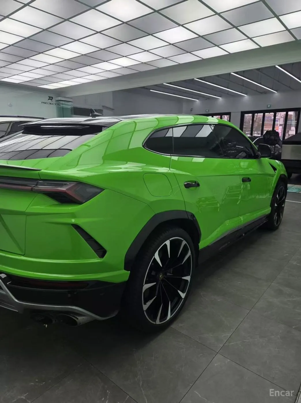 Lamborghini Urus превью 9