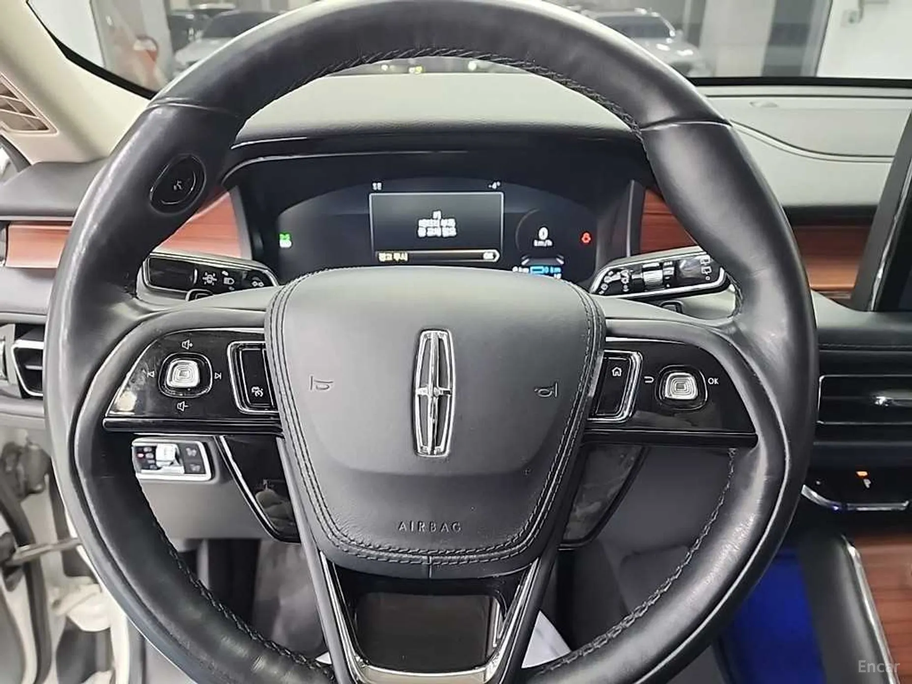 Lincoln Aviator 2nd Generation превью 9