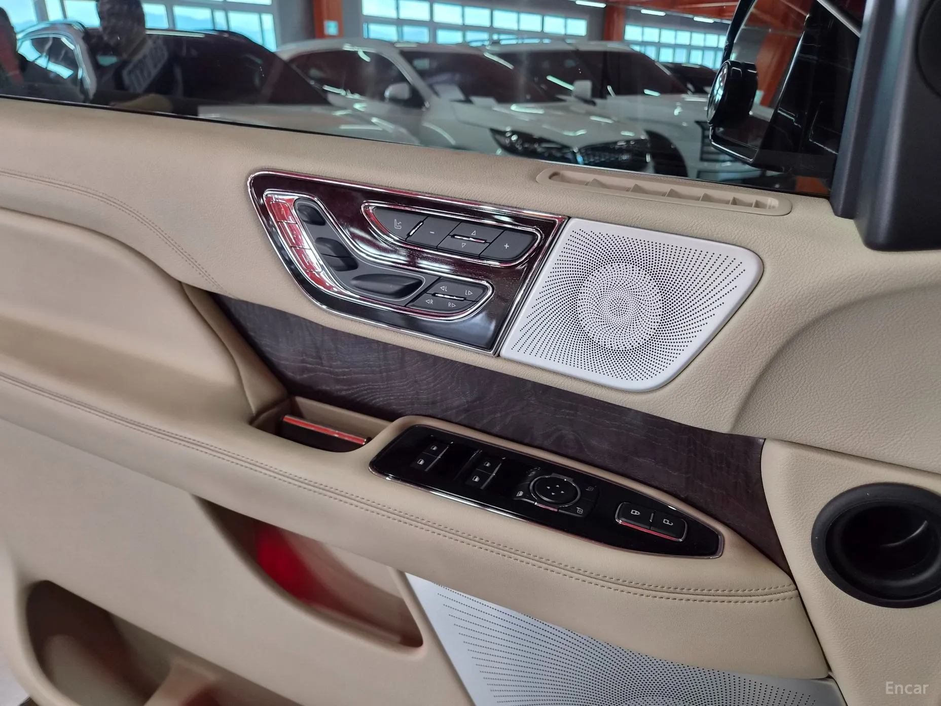 Lincoln Navigator 4th generation превью 11