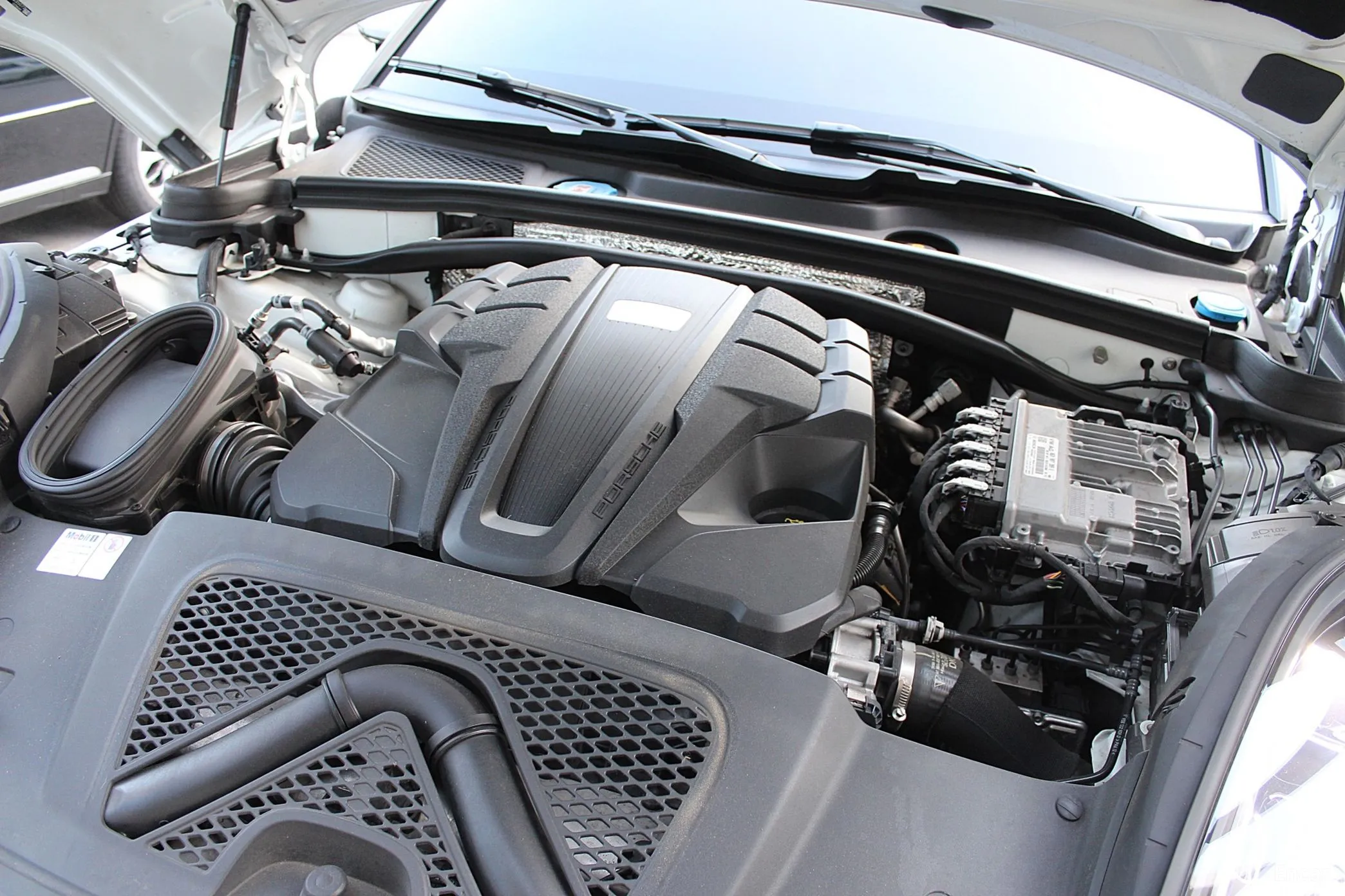 Porsche Macan превью 20