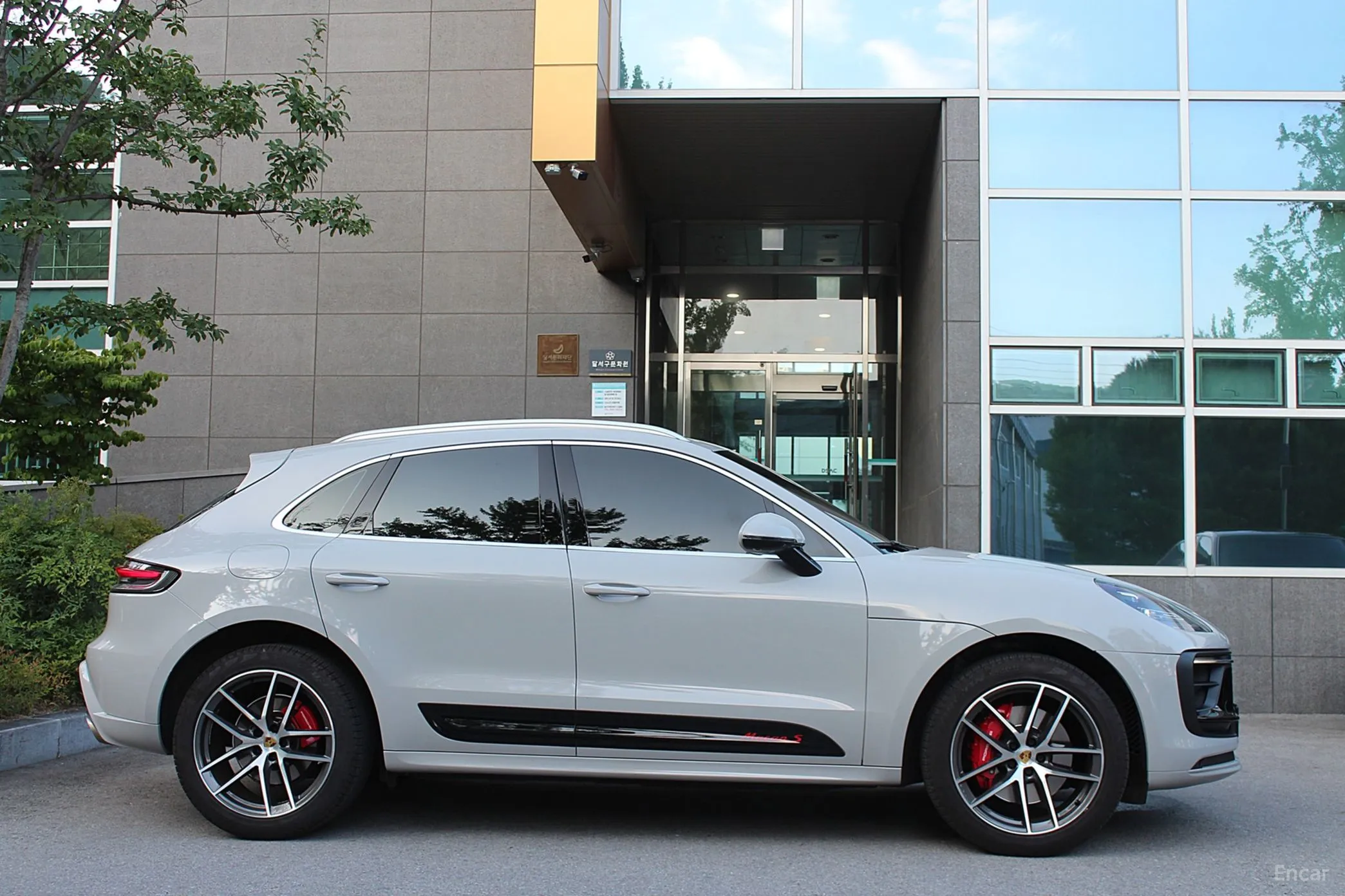 Porsche Macan превью 3