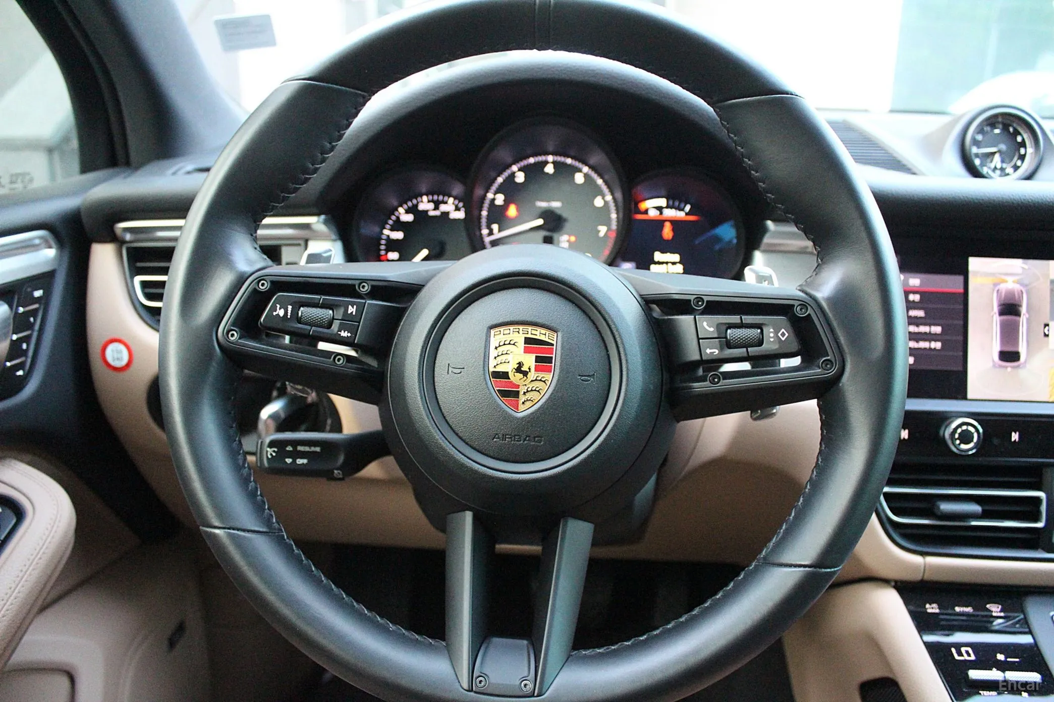 Porsche Macan превью 8