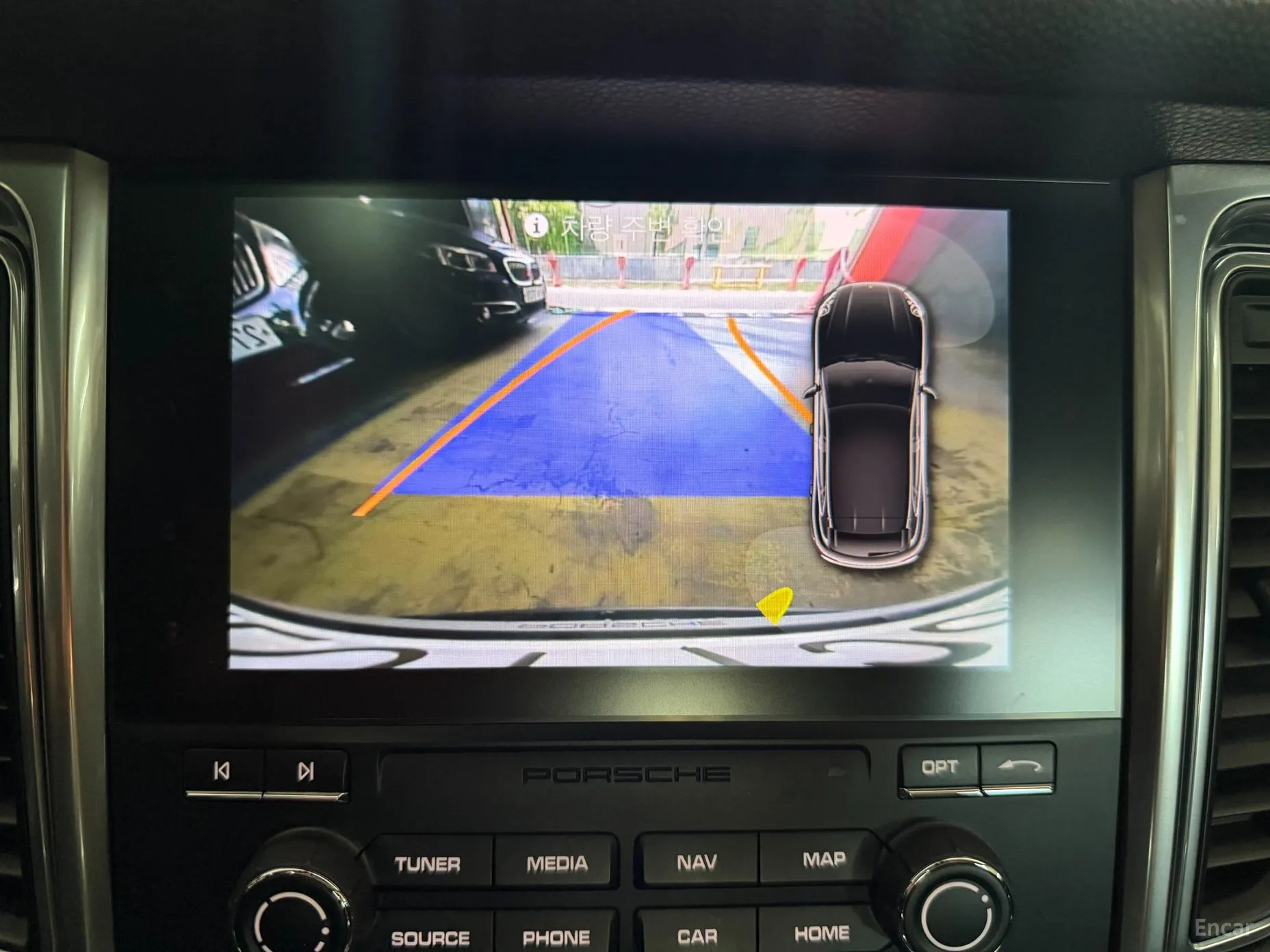 Porsche Macan превью 15