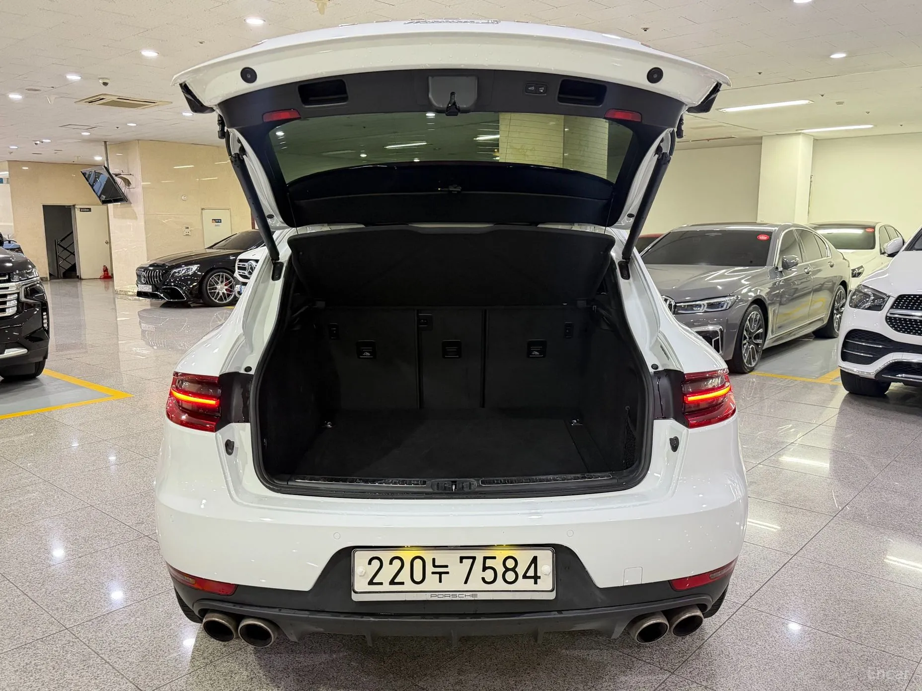 Porsche Macan превью 19