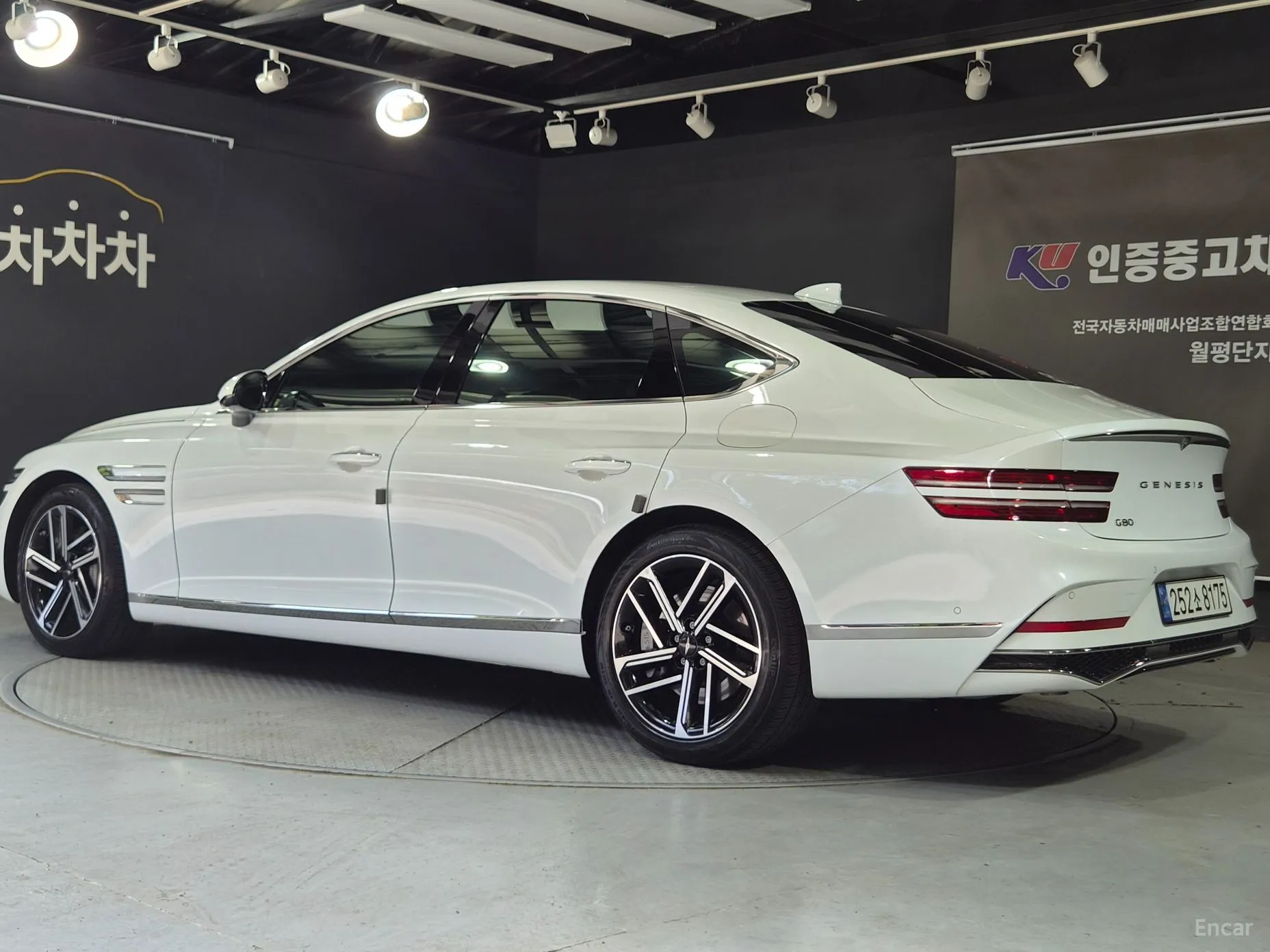 Genesis G80 (RG3) превью 5