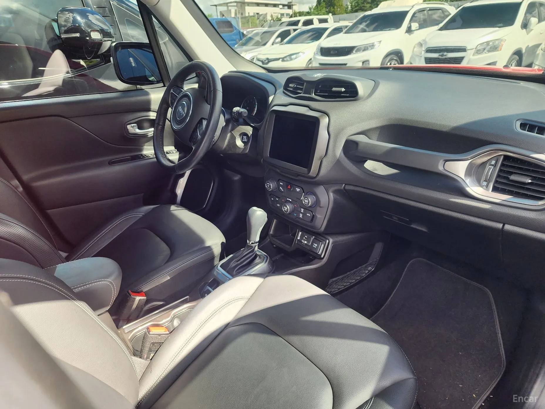 Jeep Renegade превью 18