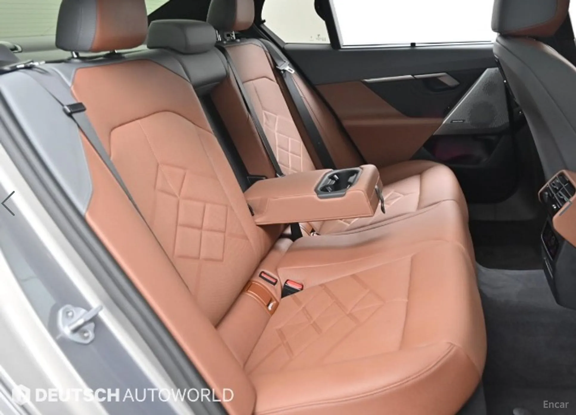 BMW 5 Series (G60) превью 12